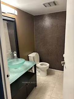 55 William Street E, #1211