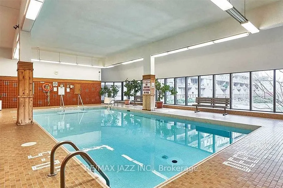 55 William Street E, #1211