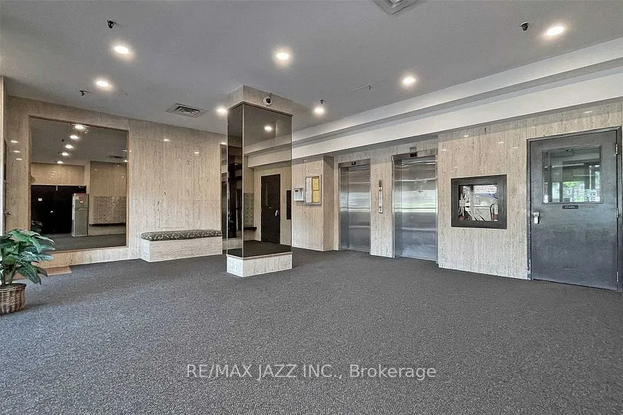 55 William Street E, #1211