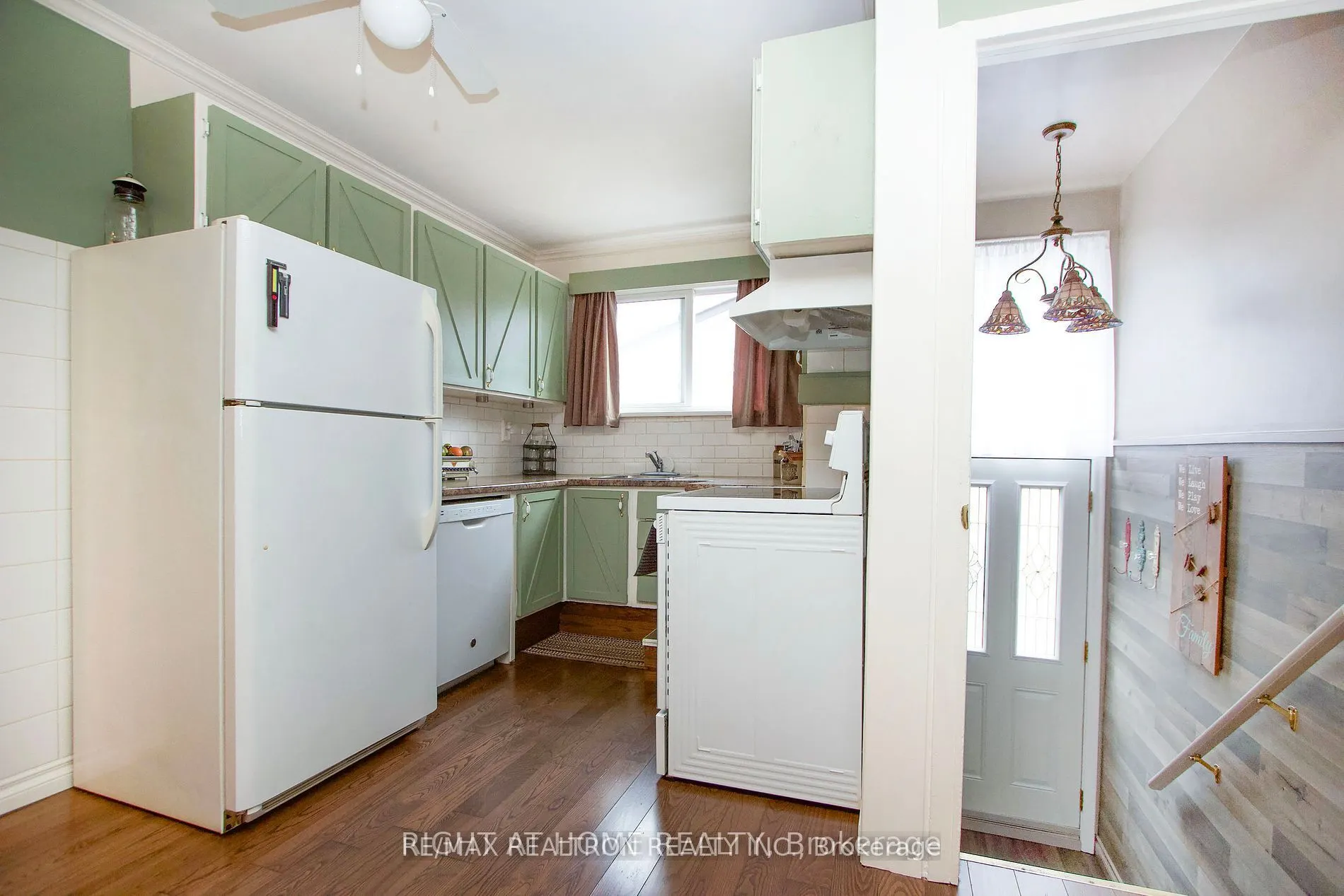 923 Bayview Avenue, #Main Floor Only