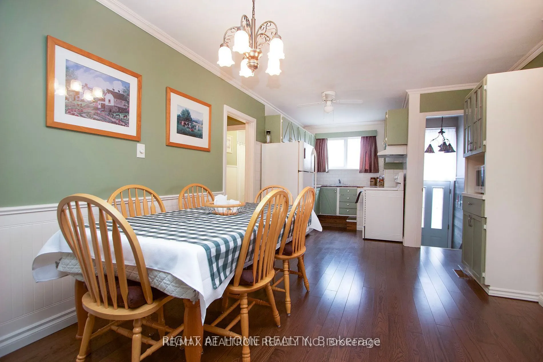 923 Bayview Avenue, #Main Floor Only