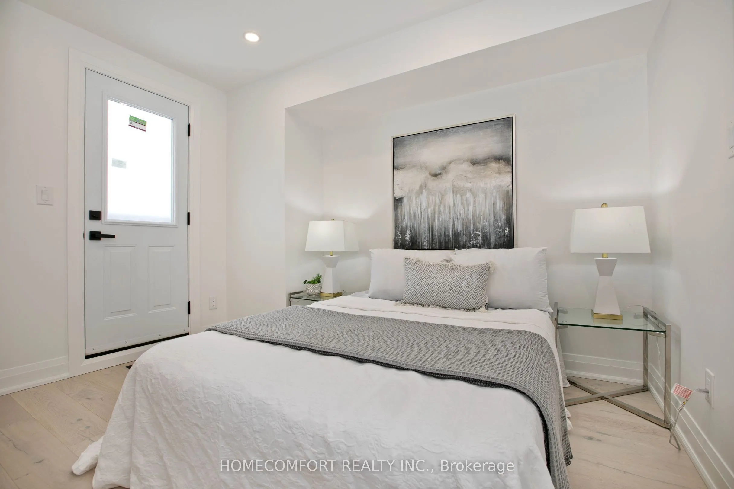 18 Connaught Avenue