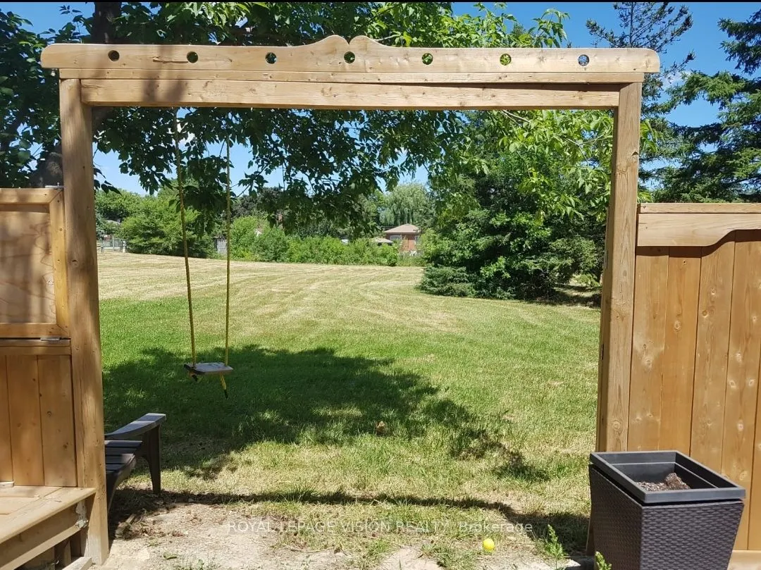 52 Ellendale Drive