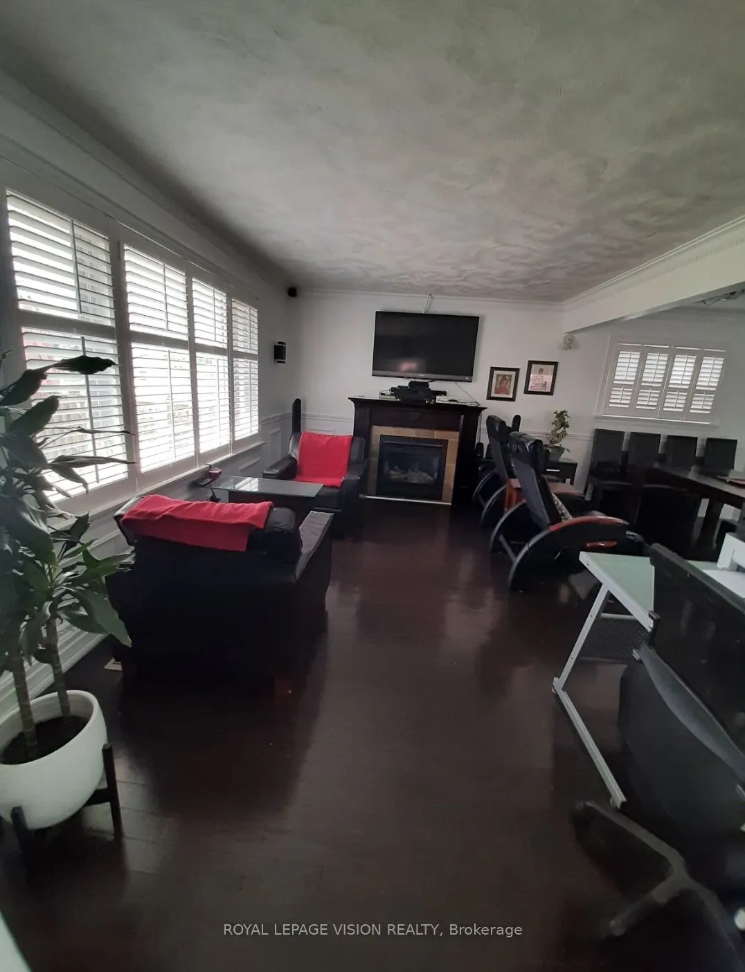52 Ellendale Drive