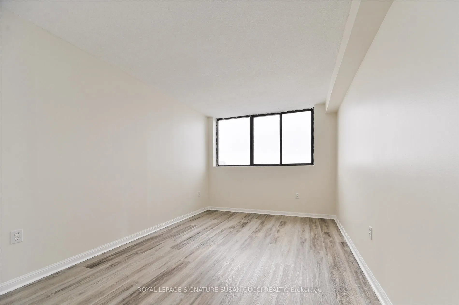 757 Victoria Park Avenue, #1501