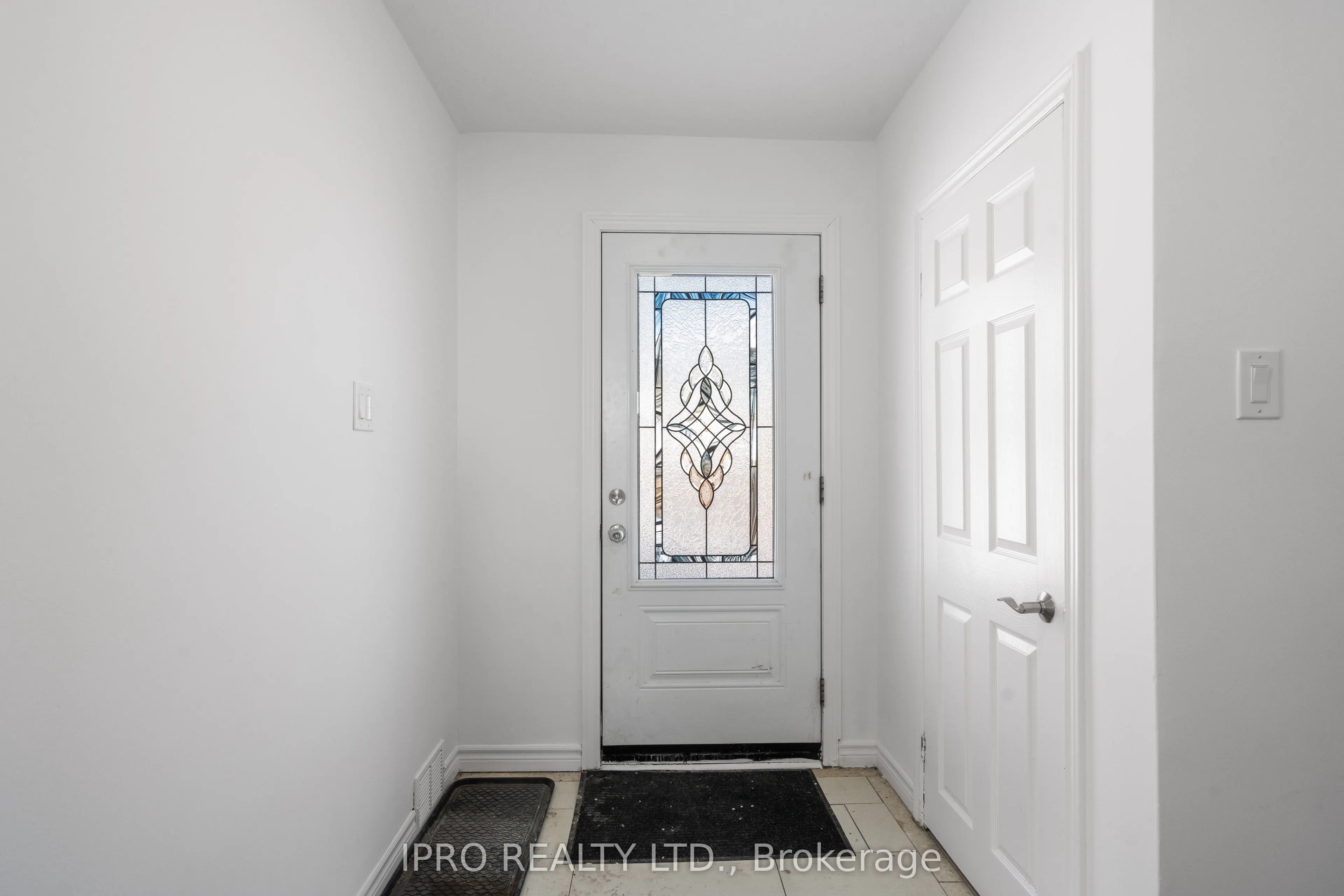 77 Milford Haven Drive E