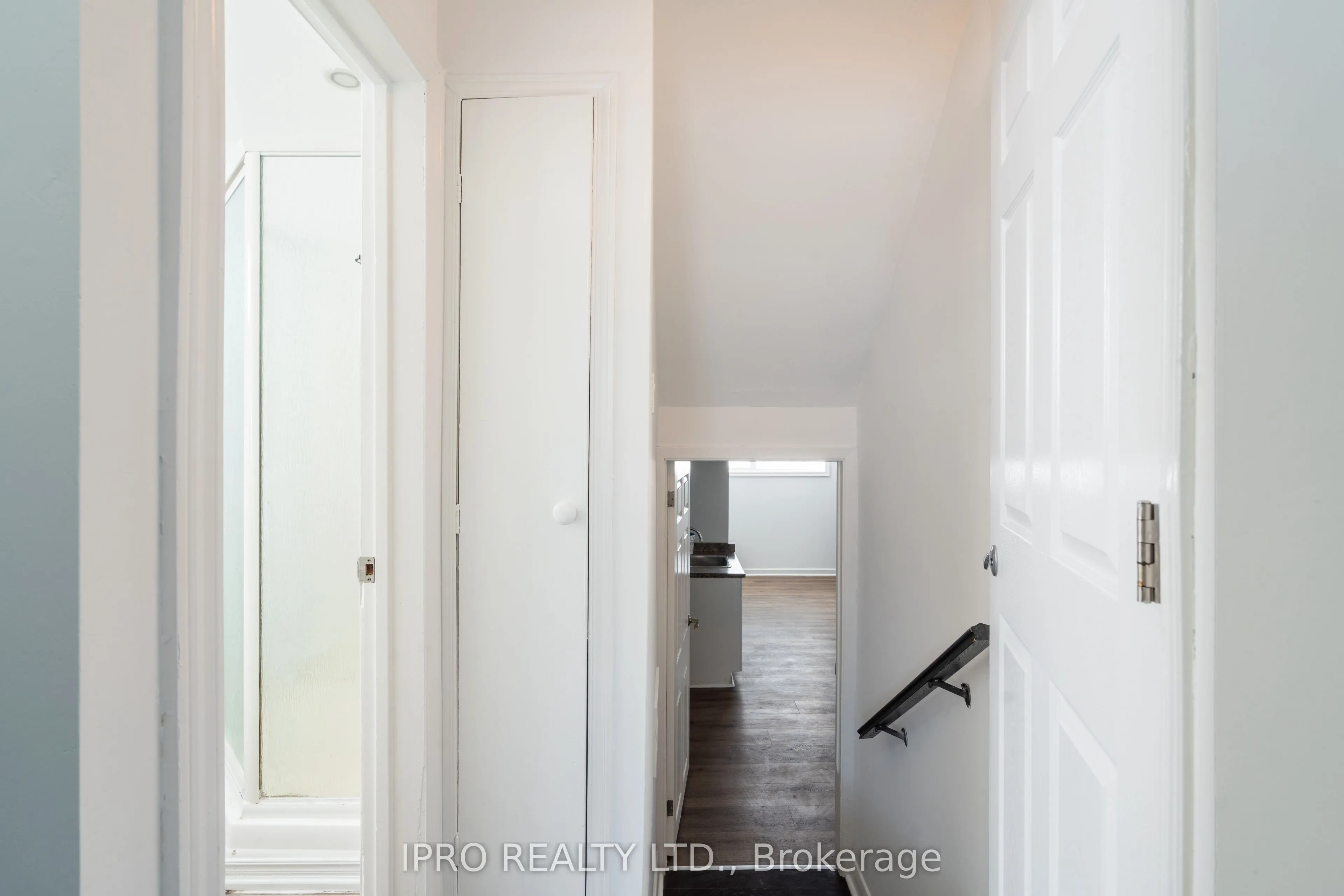 77 Milford Haven Drive E