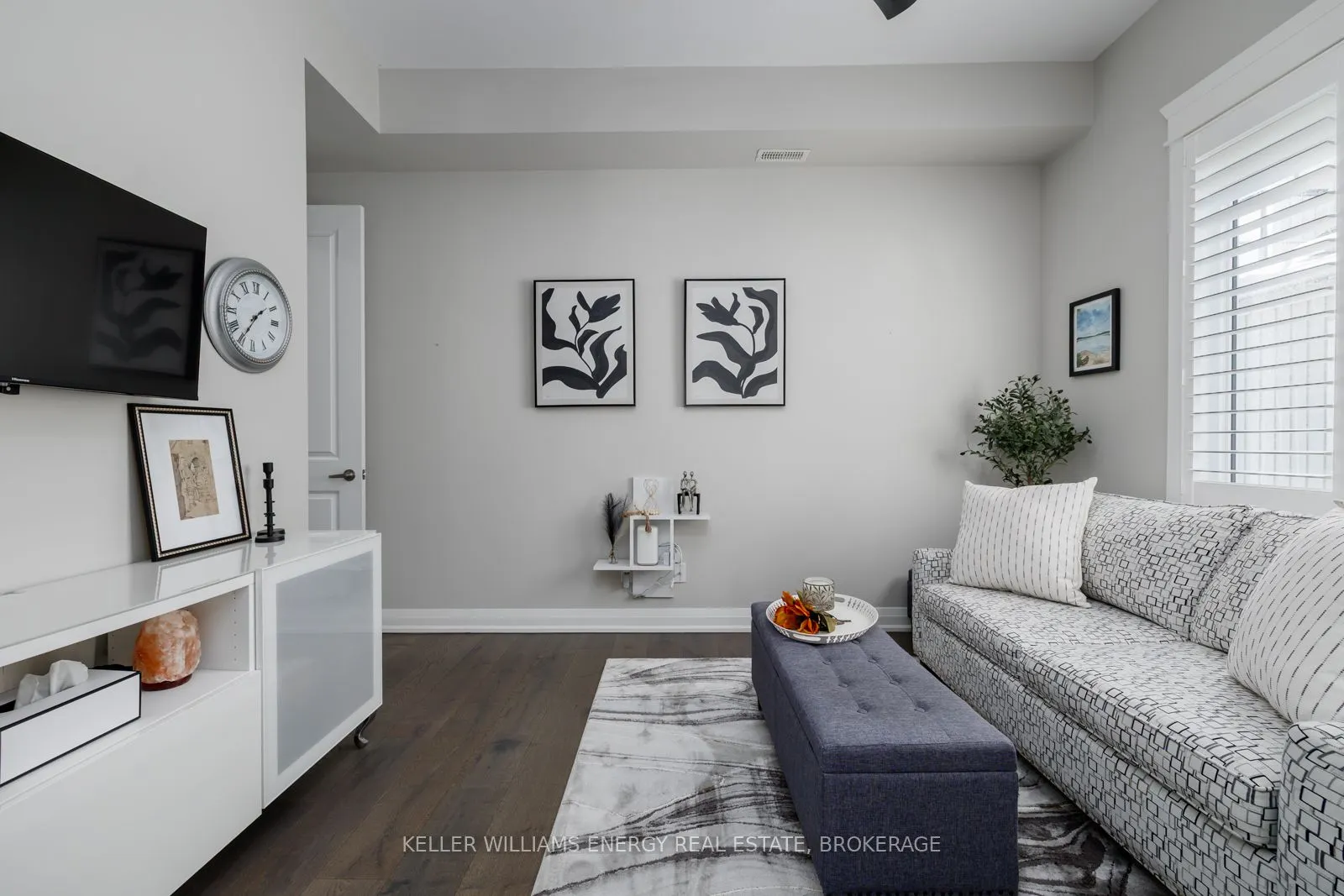 315 Lakebreeze Drive #1