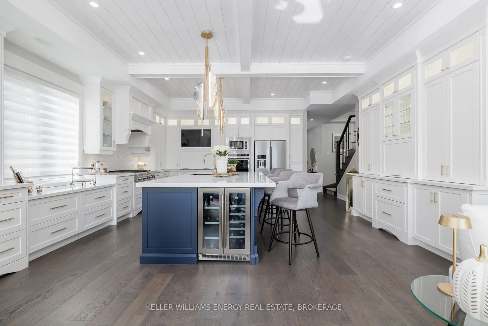 315 Lakebreeze Drive #1