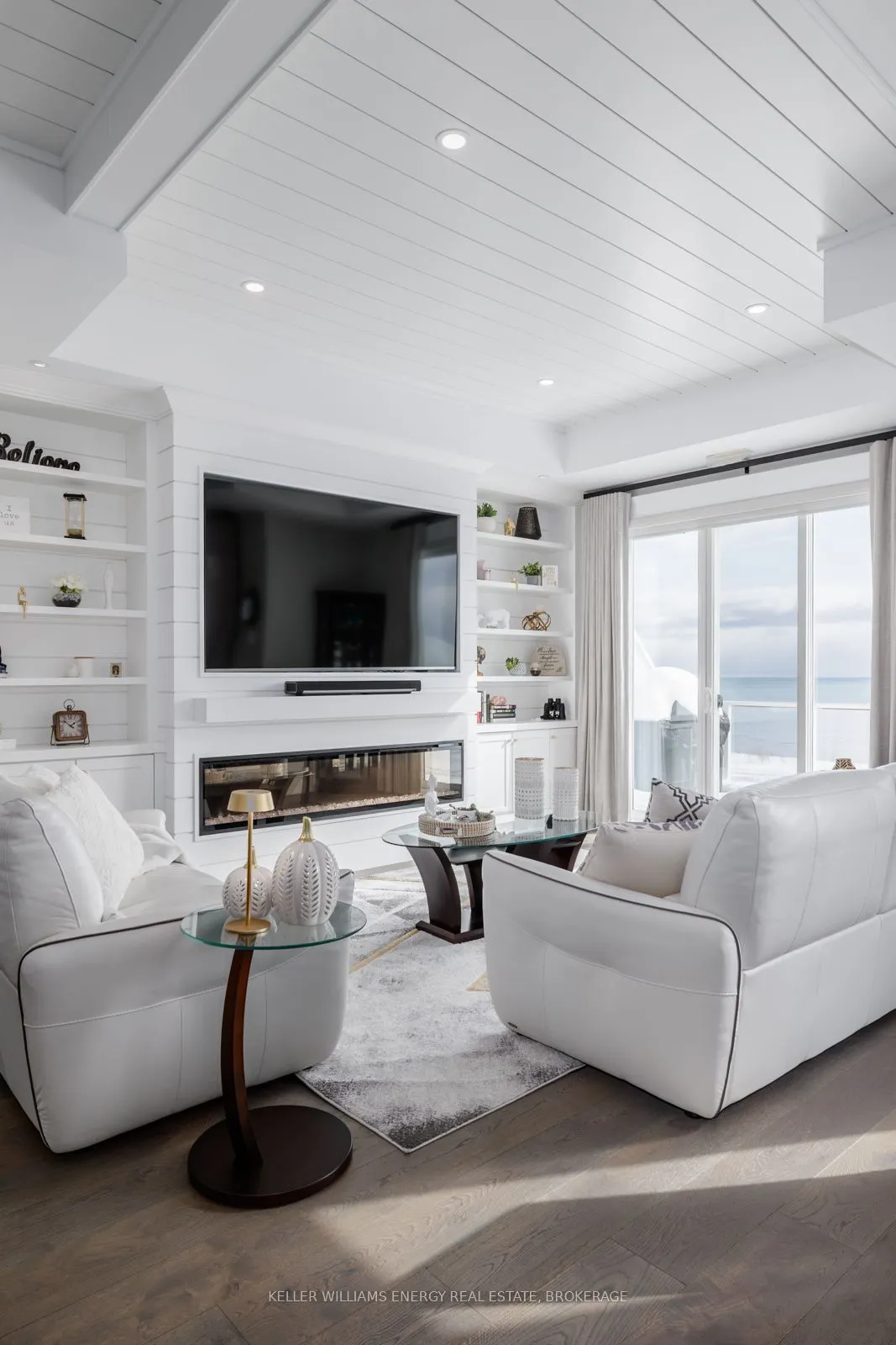315 Lakebreeze Drive #1