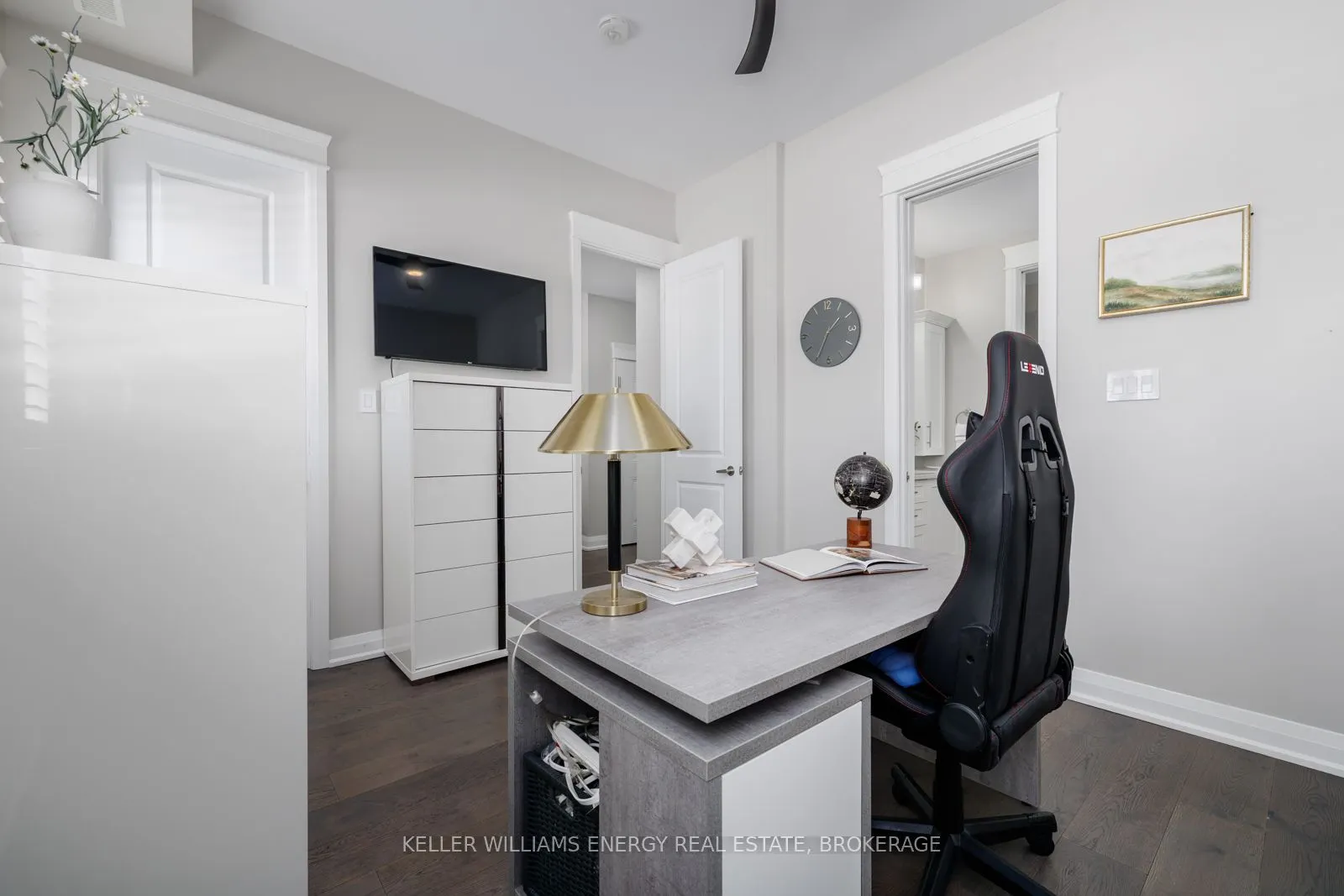 315 Lakebreeze Drive #1