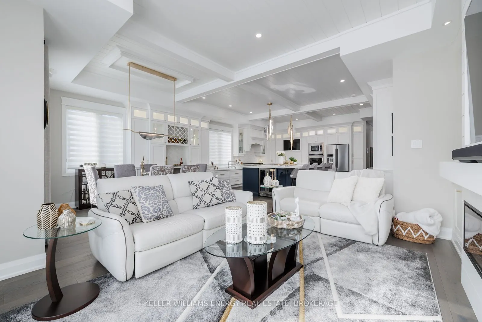 315 Lakebreeze Drive #1