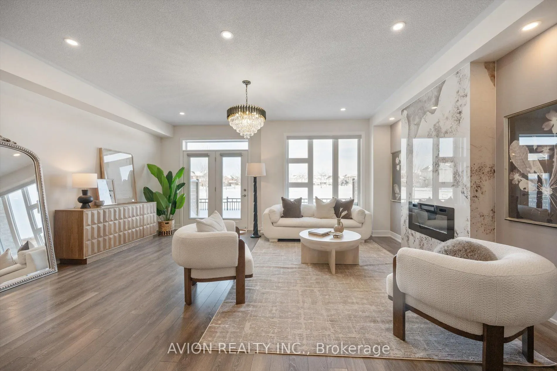 96 Donald Fleming Way N, #124