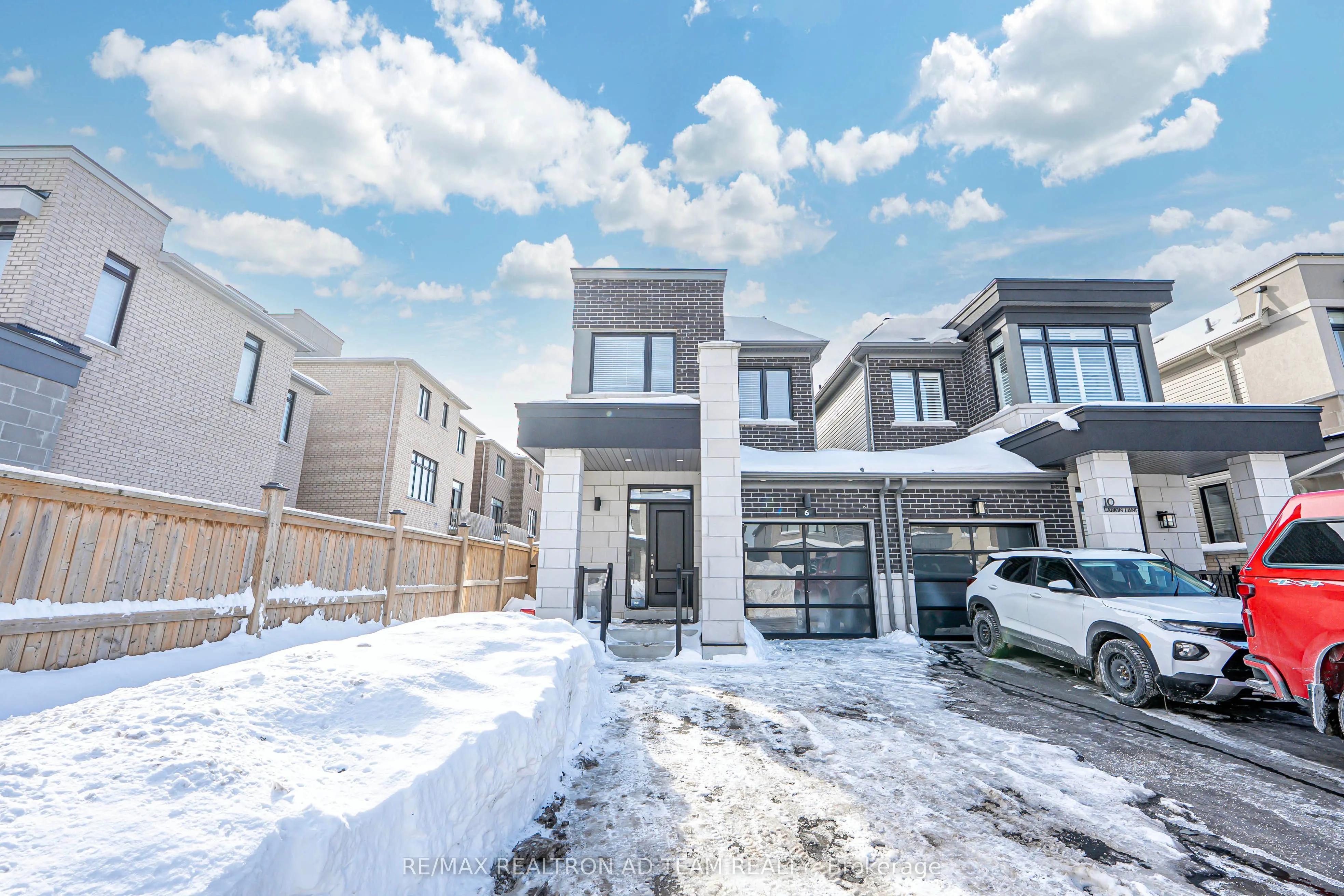 6 Larkin Lane