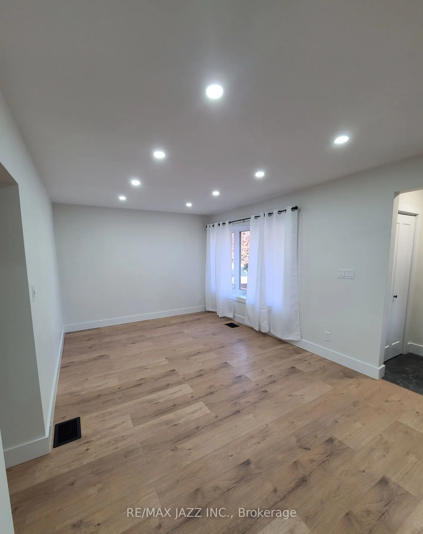 78 Parkway Crescent, #Upper