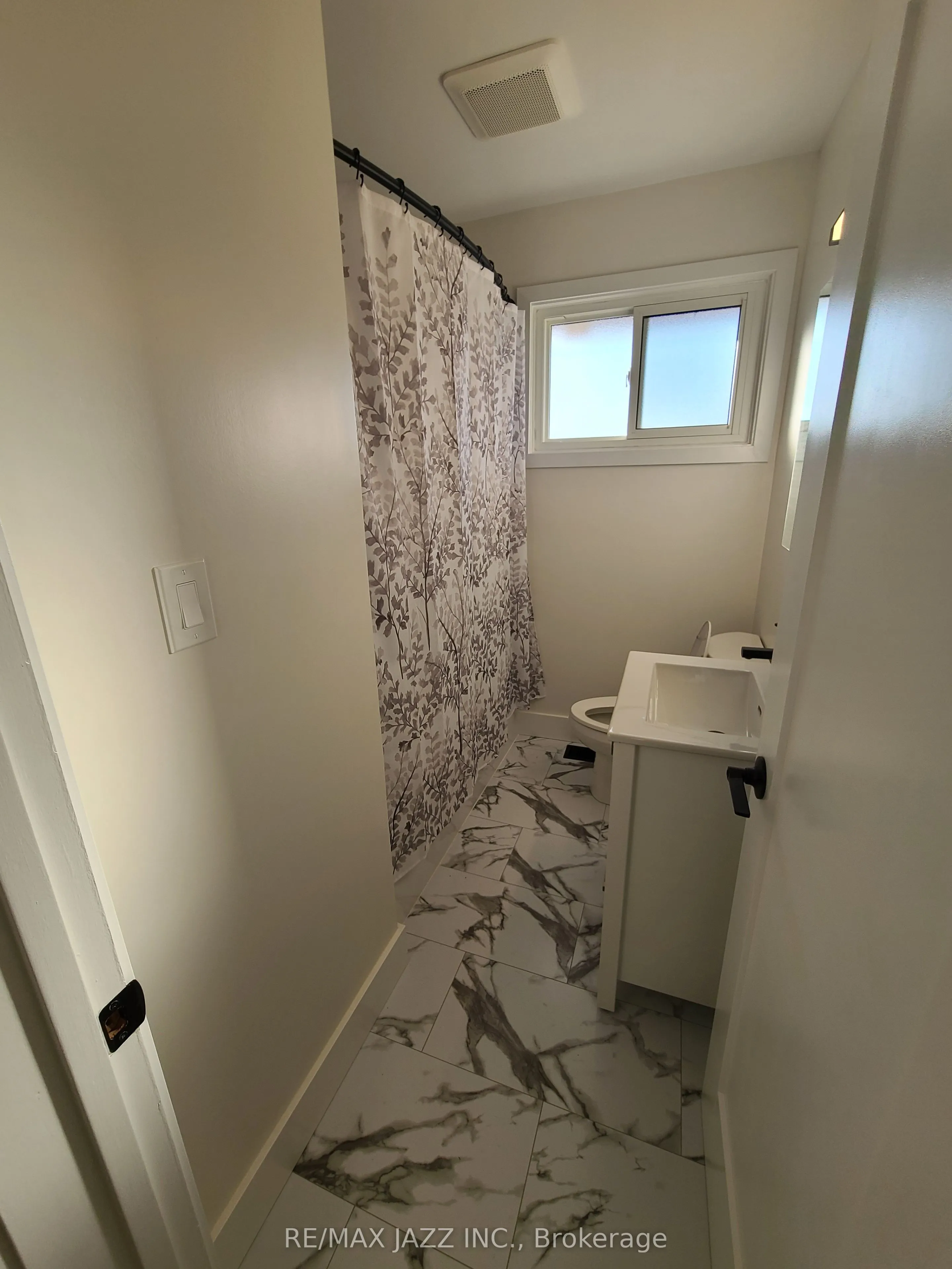 78 Parkway Crescent, #Upper