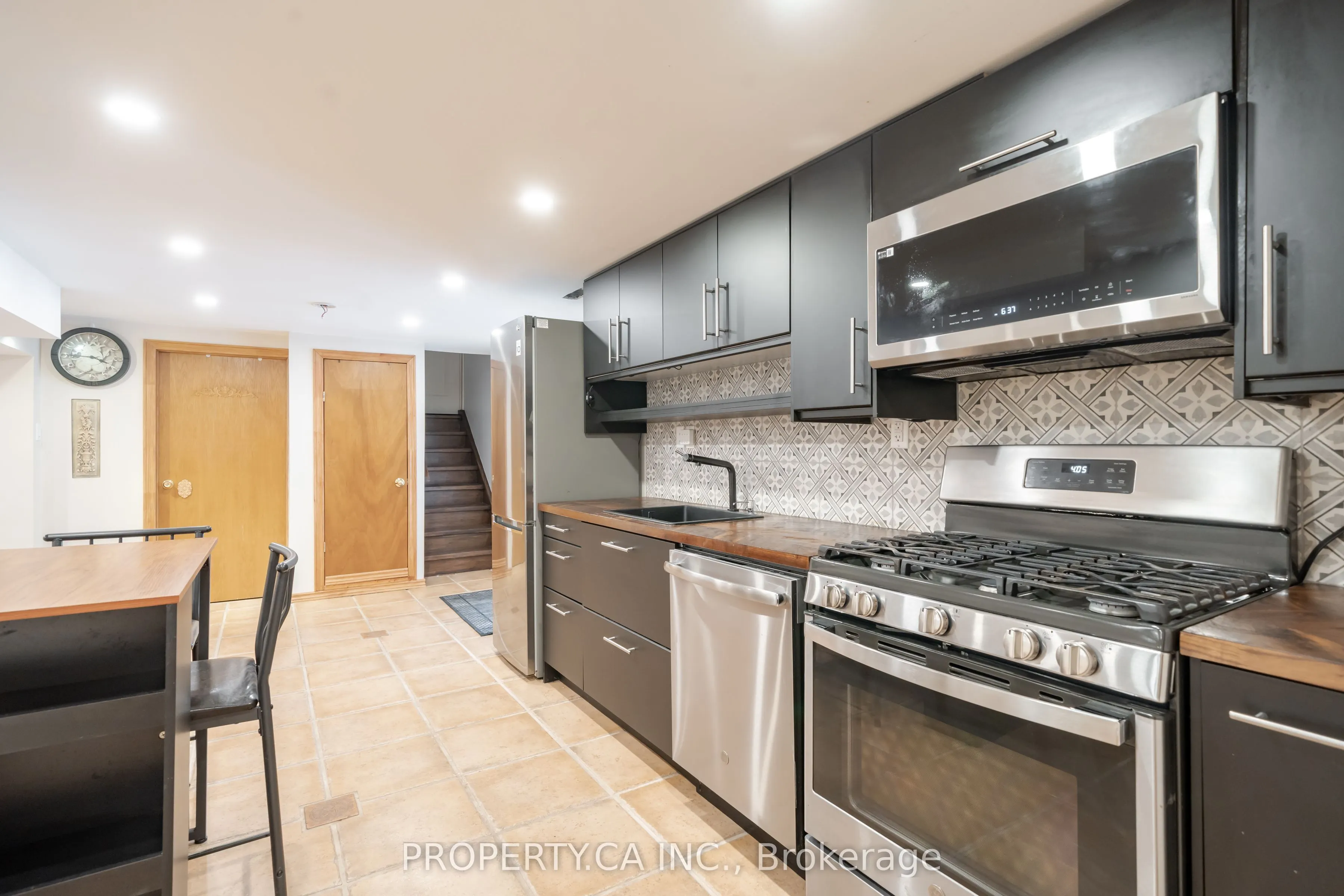 300 East Avenue, #Lower