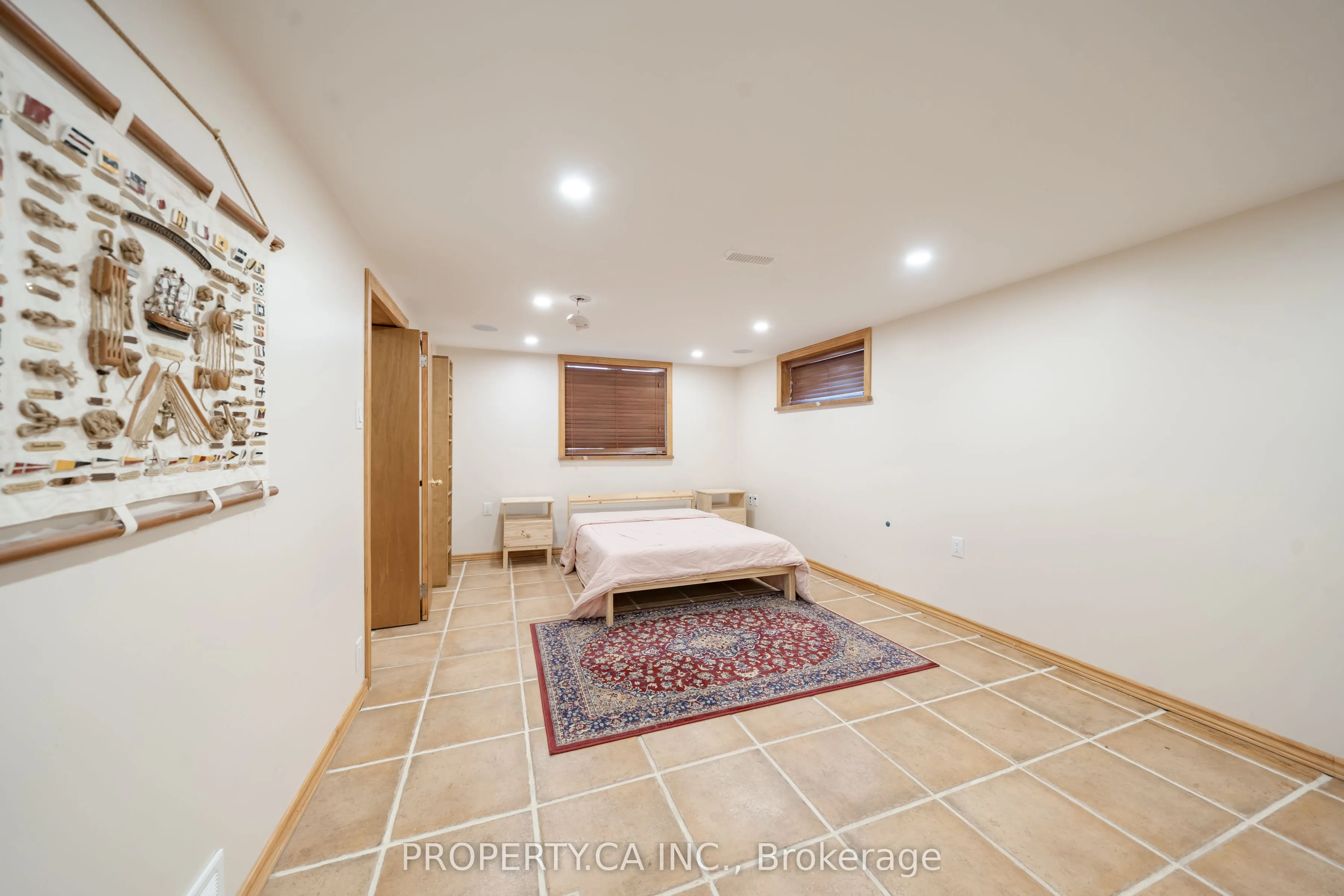300 East Avenue, #Lower