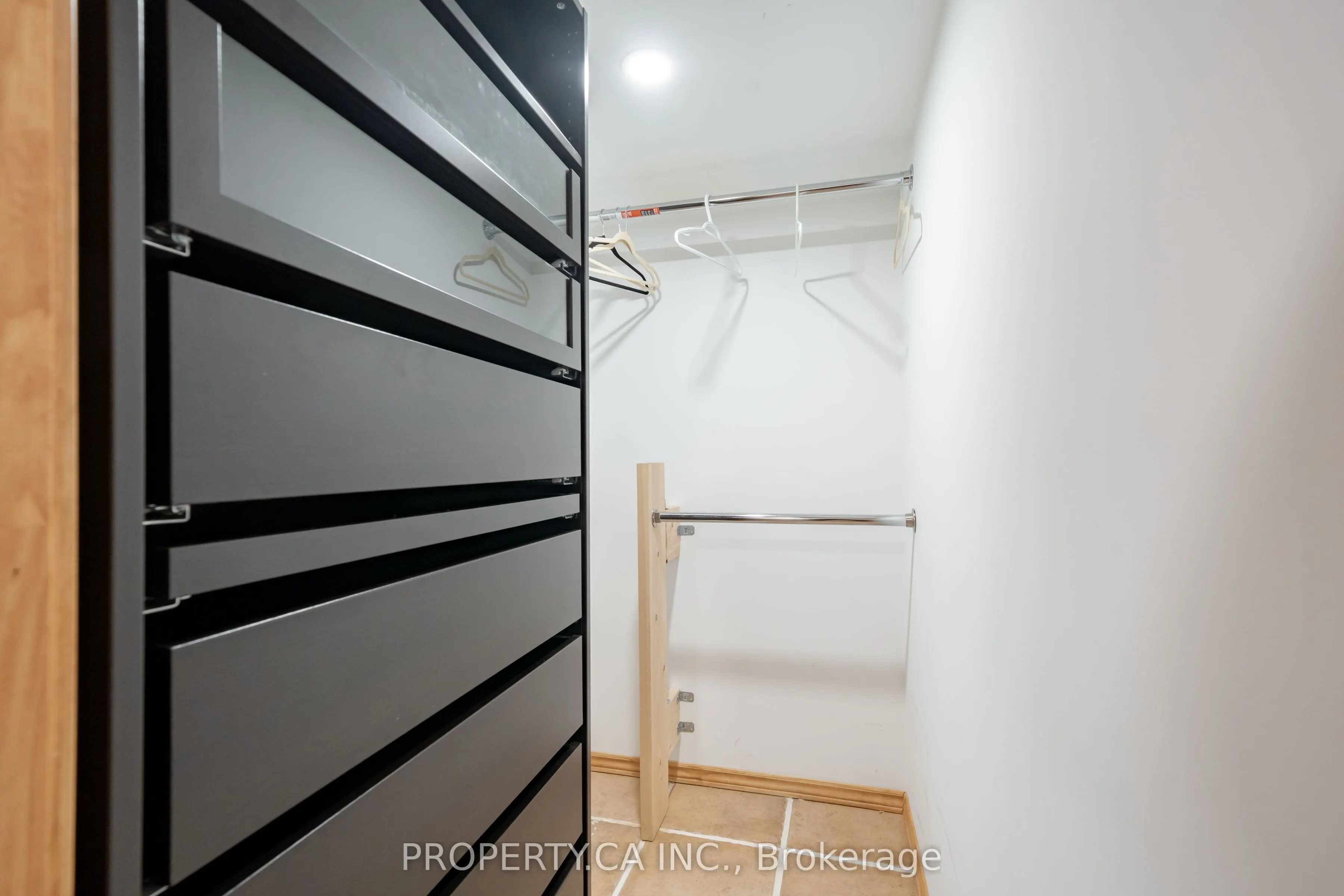 300 East Avenue, #Lower