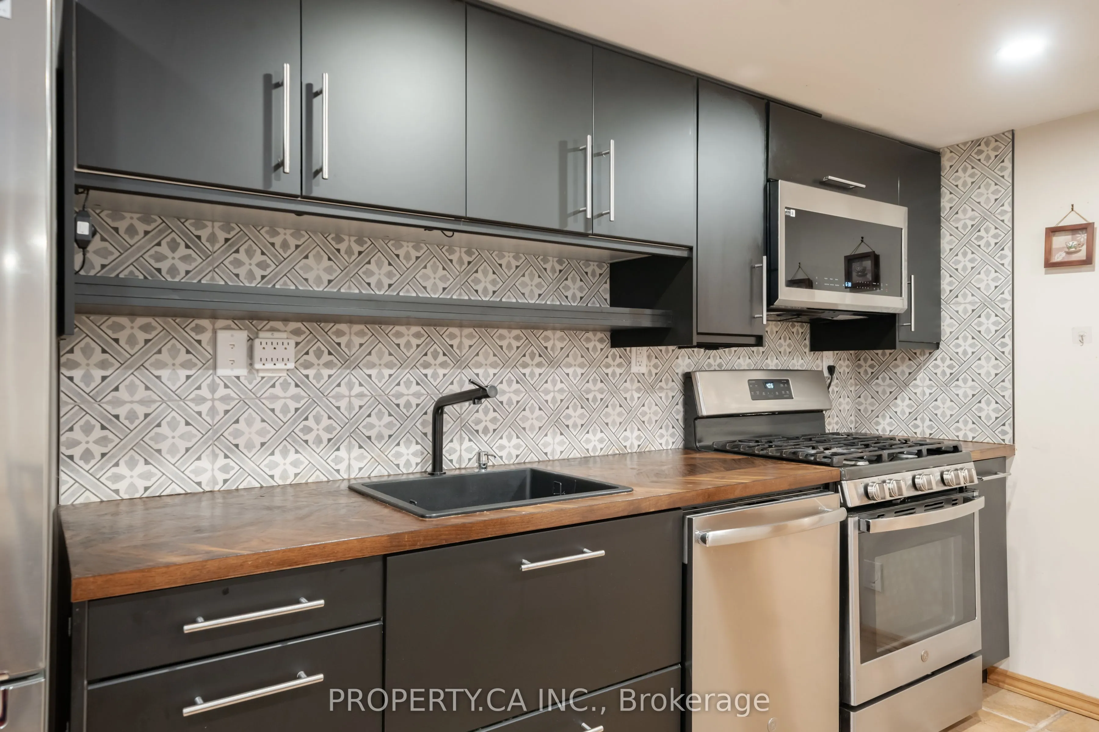 300 East Avenue, #Lower