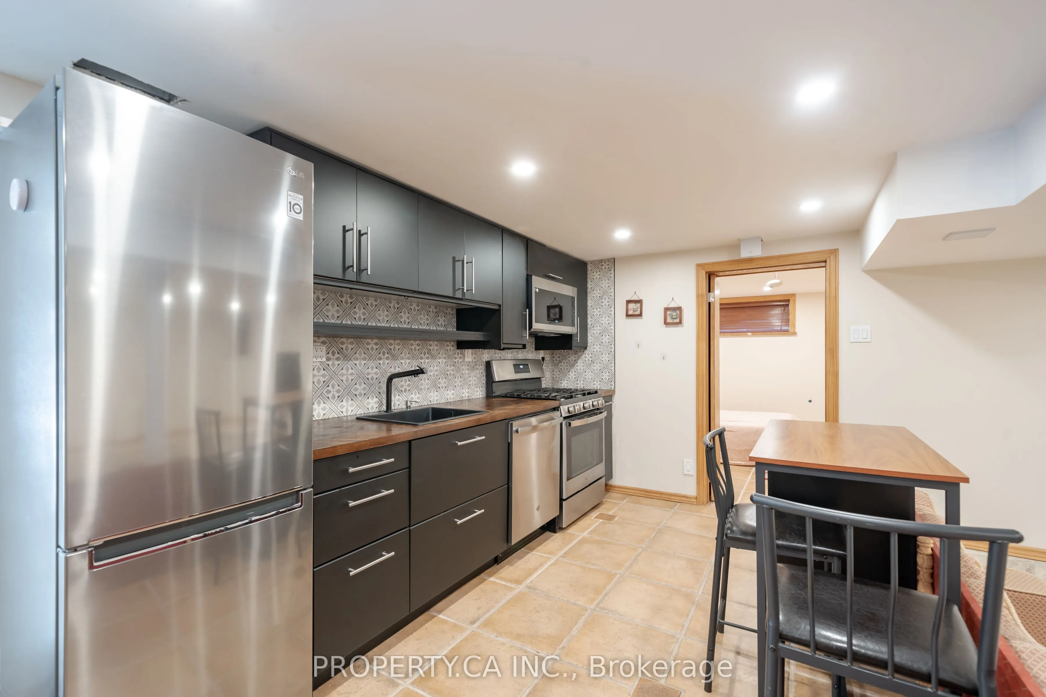 300 East Avenue, #Lower