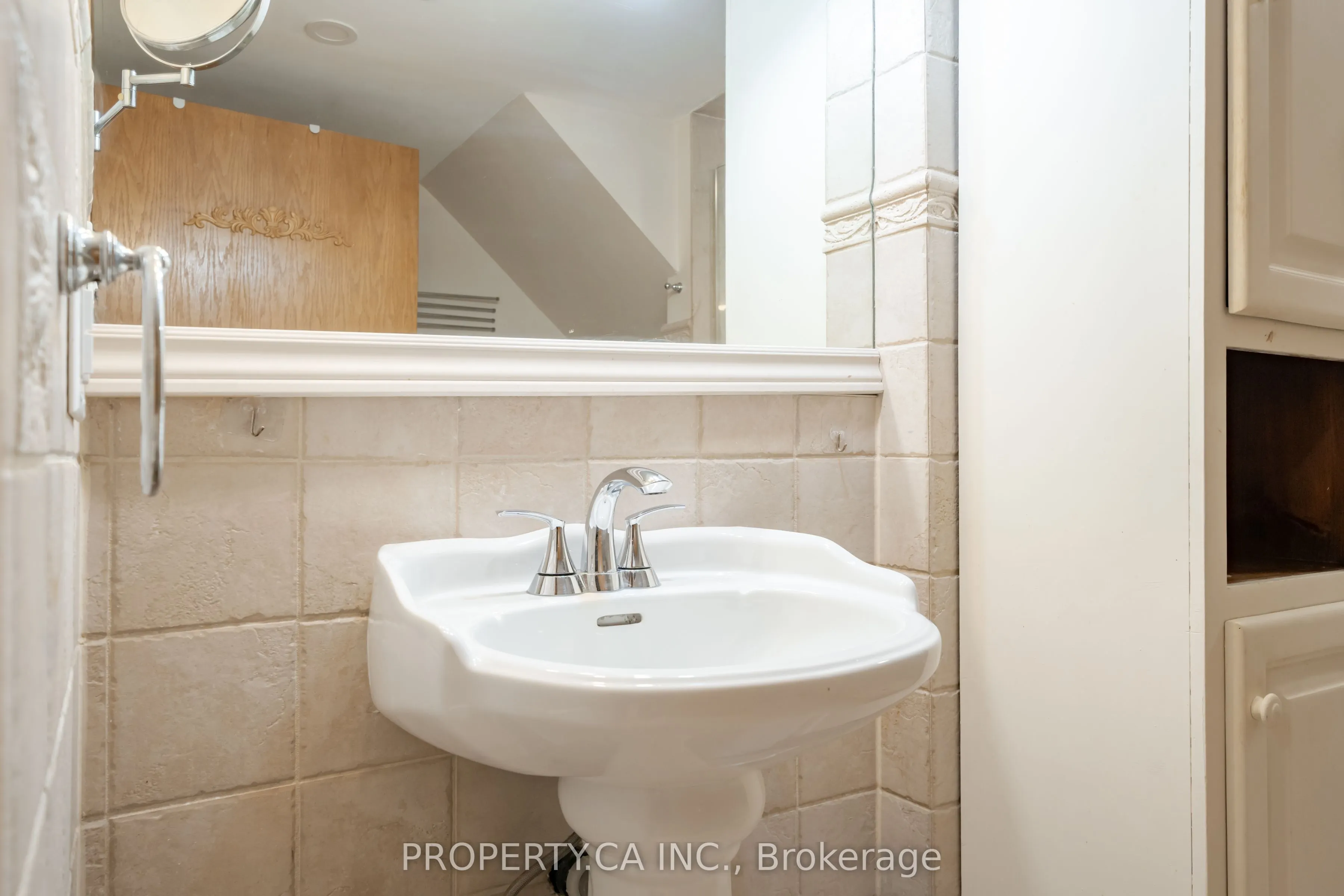 300 East Avenue, #Lower