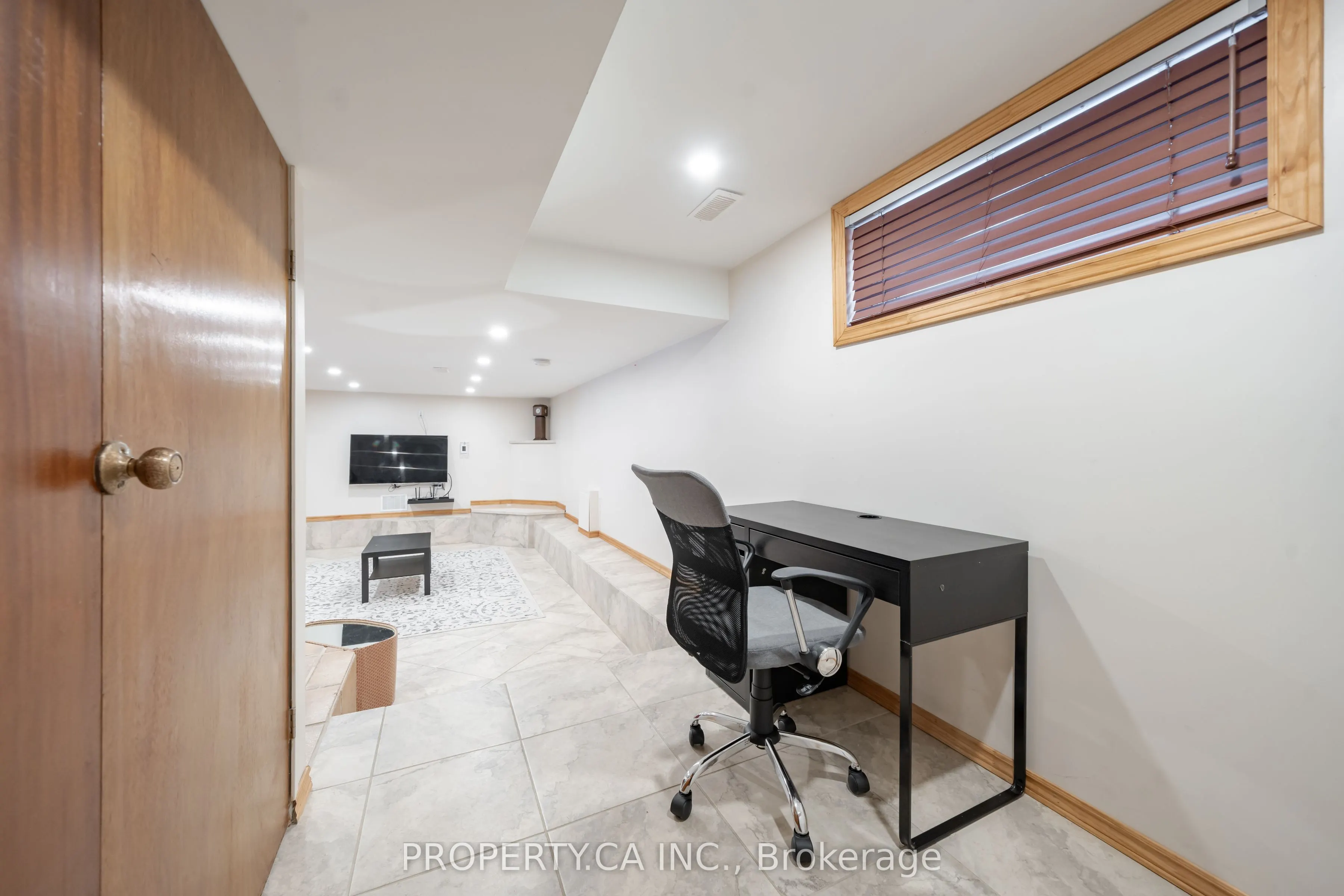 300 East Avenue, #Lower