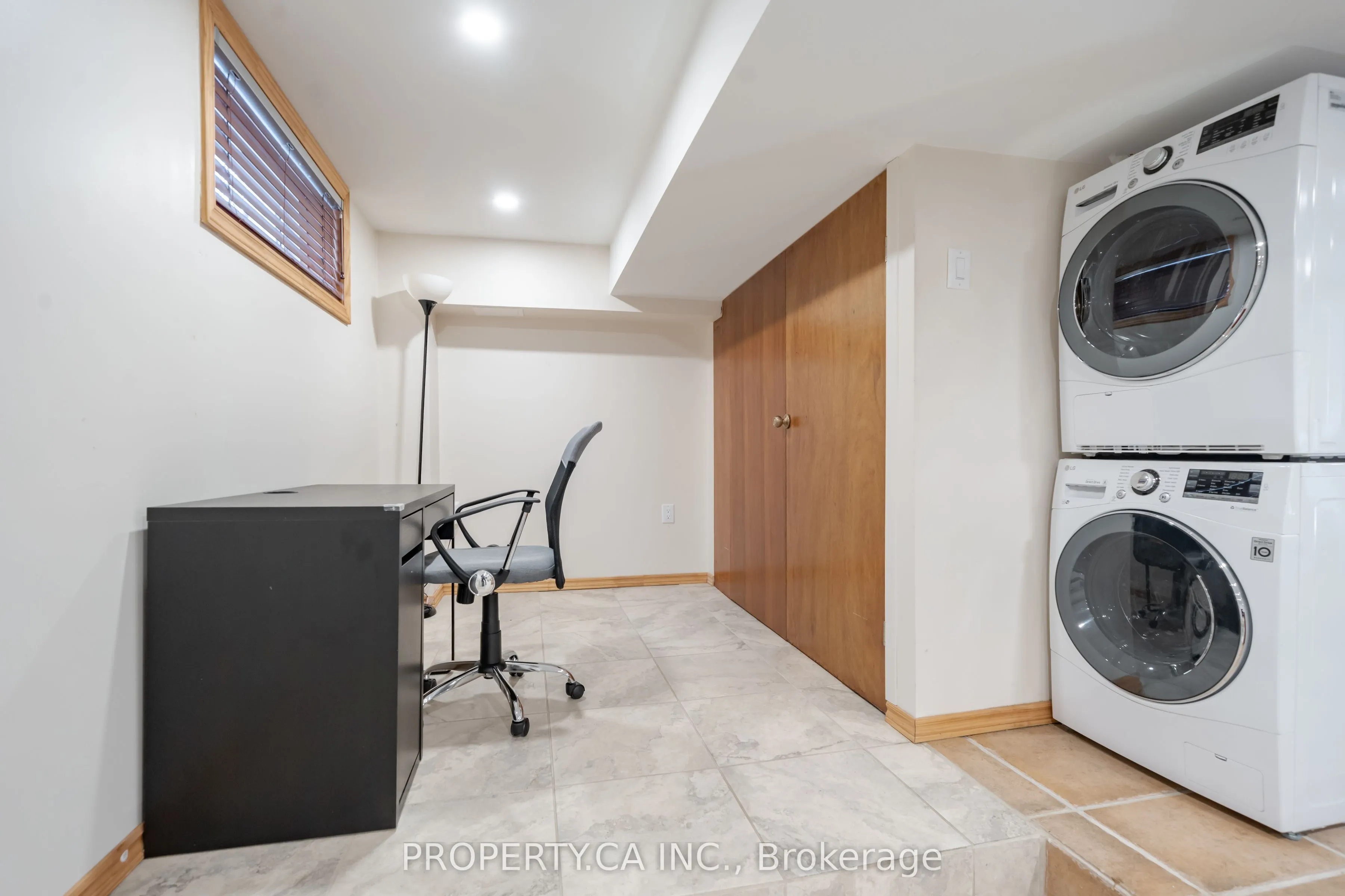300 East Avenue, #Lower