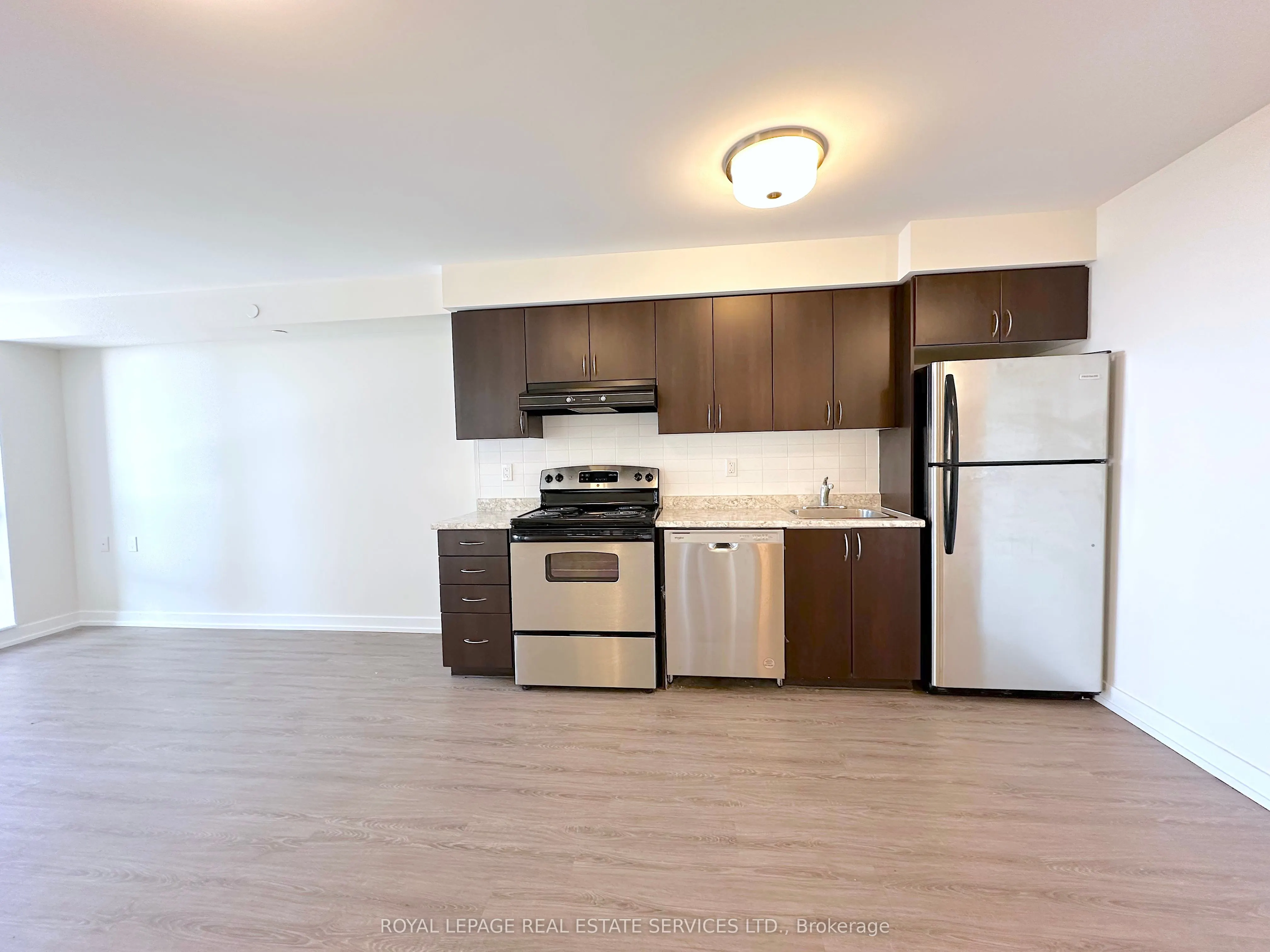 420 Harwood Avenue, #807