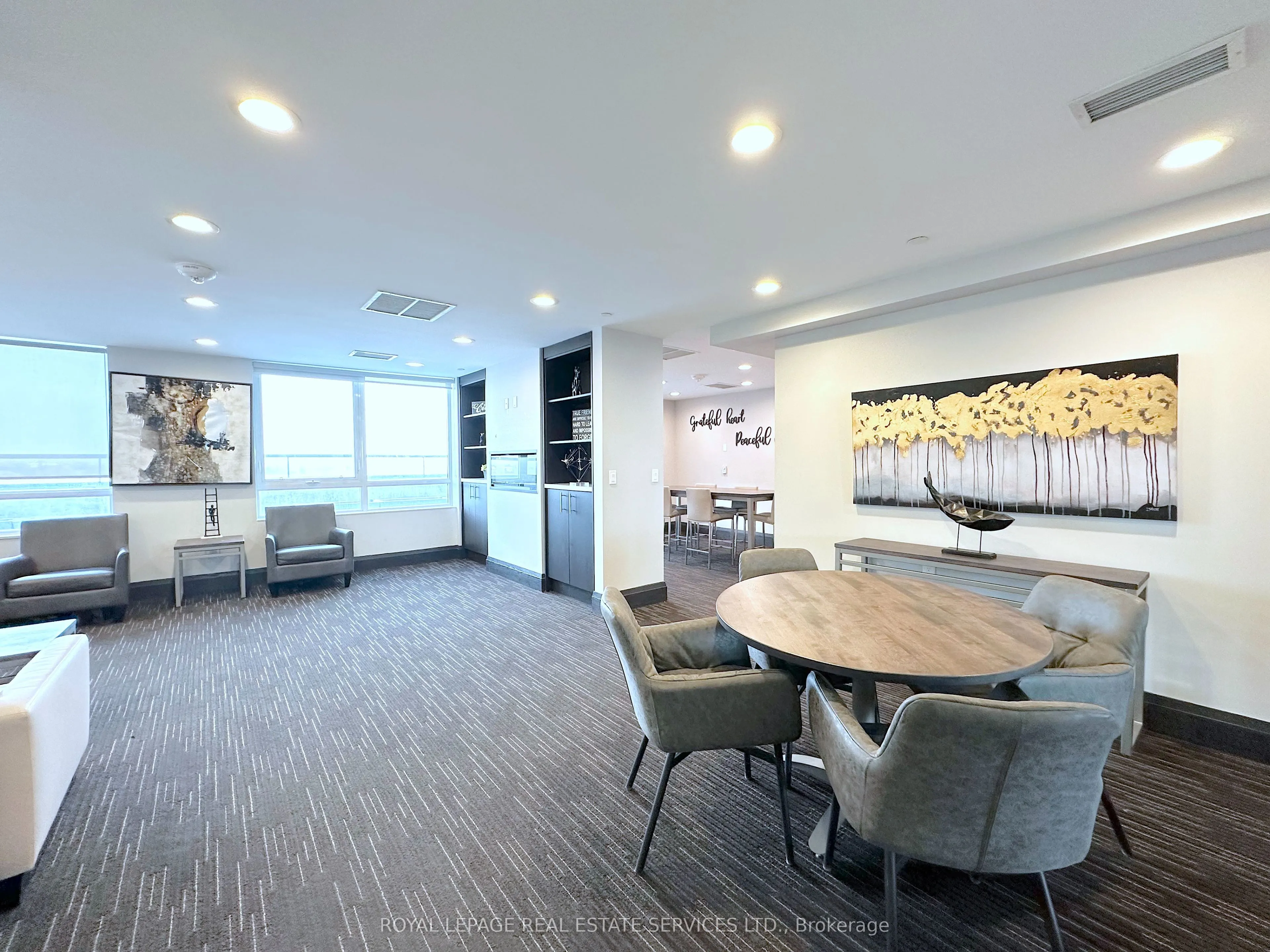 420 Harwood Avenue, #807