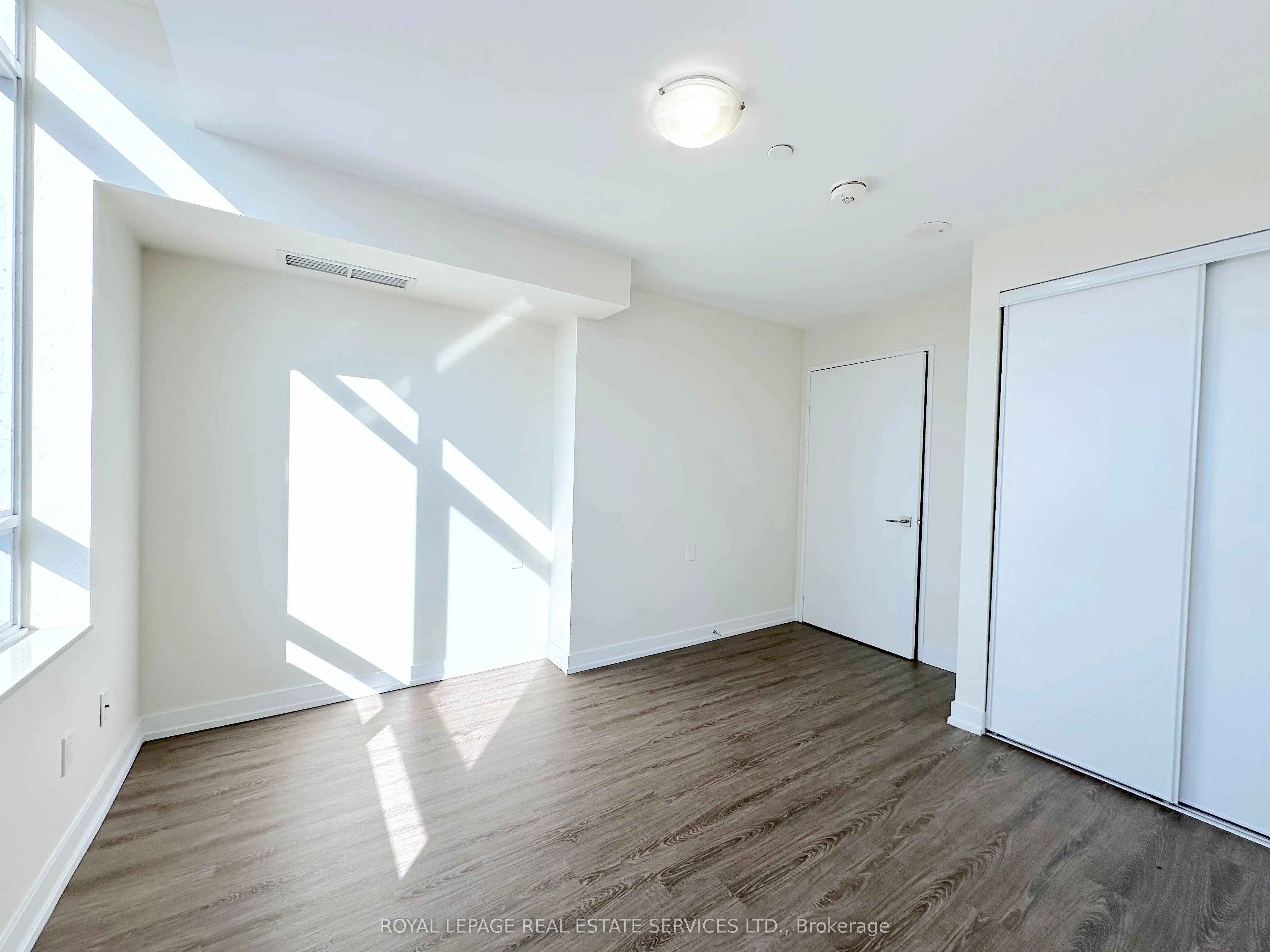 420 Harwood Avenue, #807