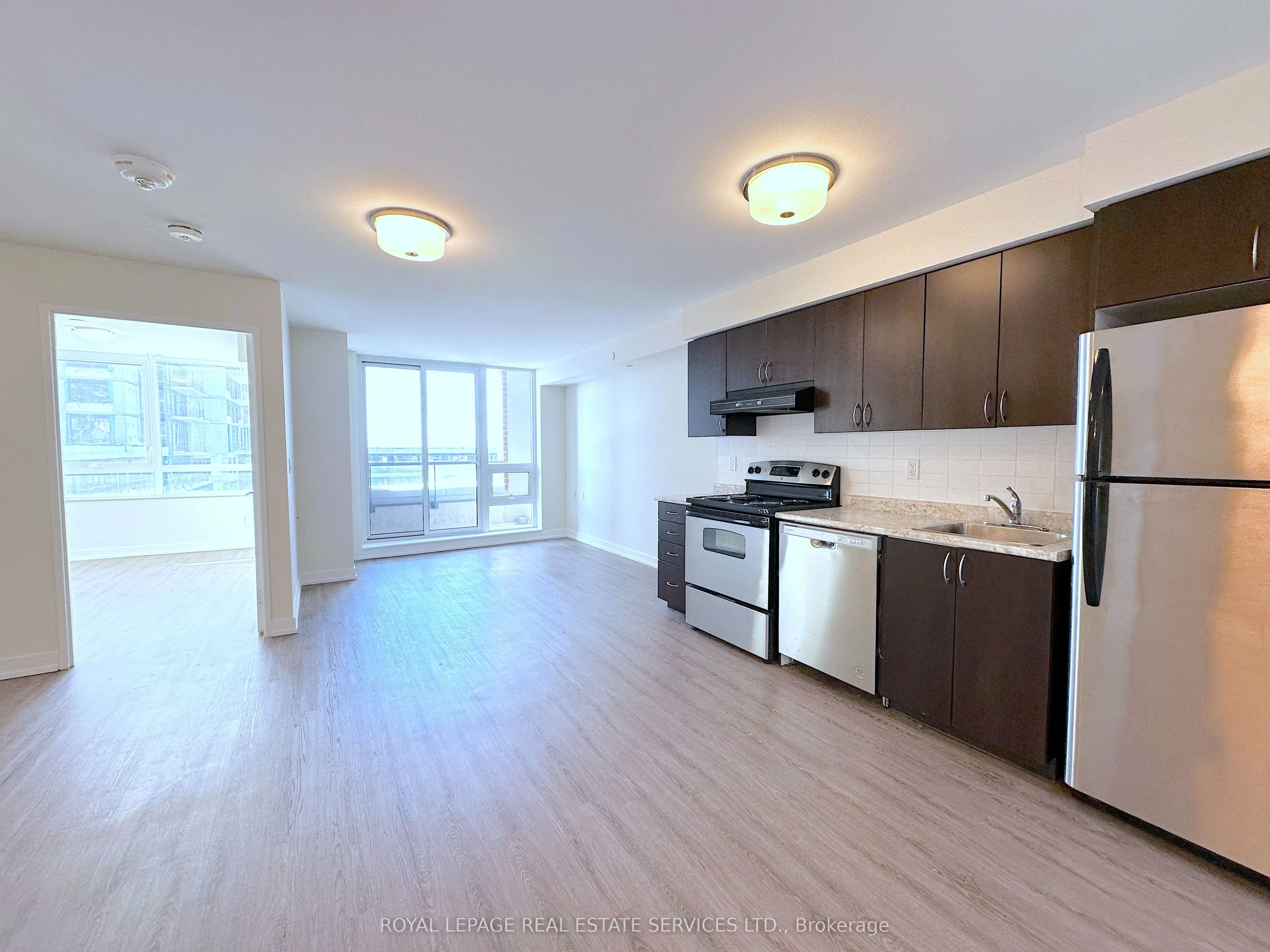 420 Harwood Avenue, #807