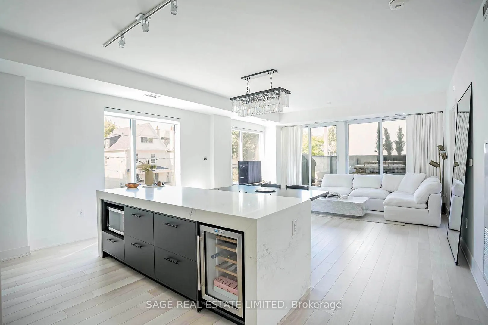 1888 Queen Street E #206