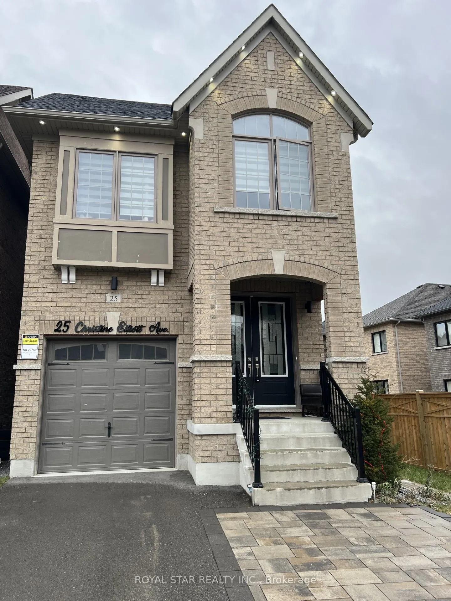 25 Christine Elliott Avenue