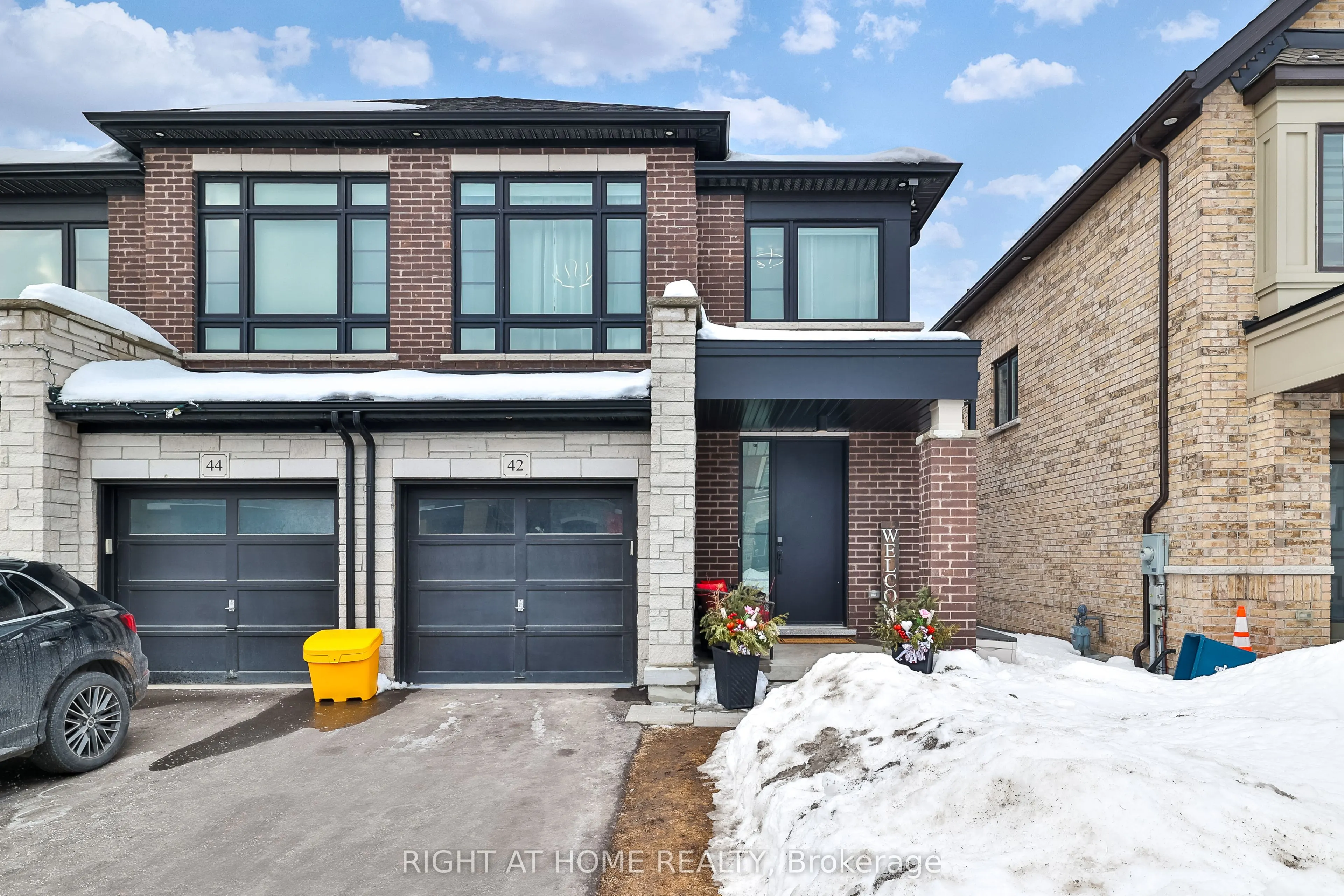 42 Peter Hogg Court