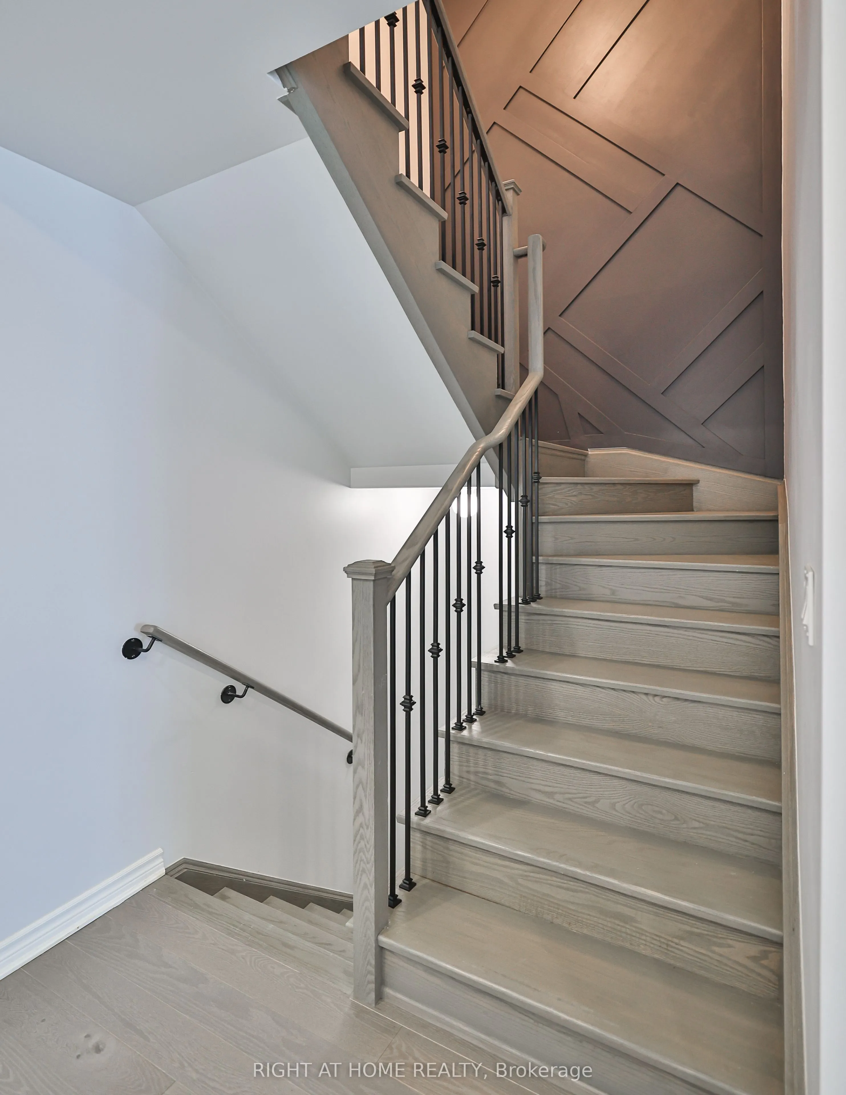42 Peter Hogg Court