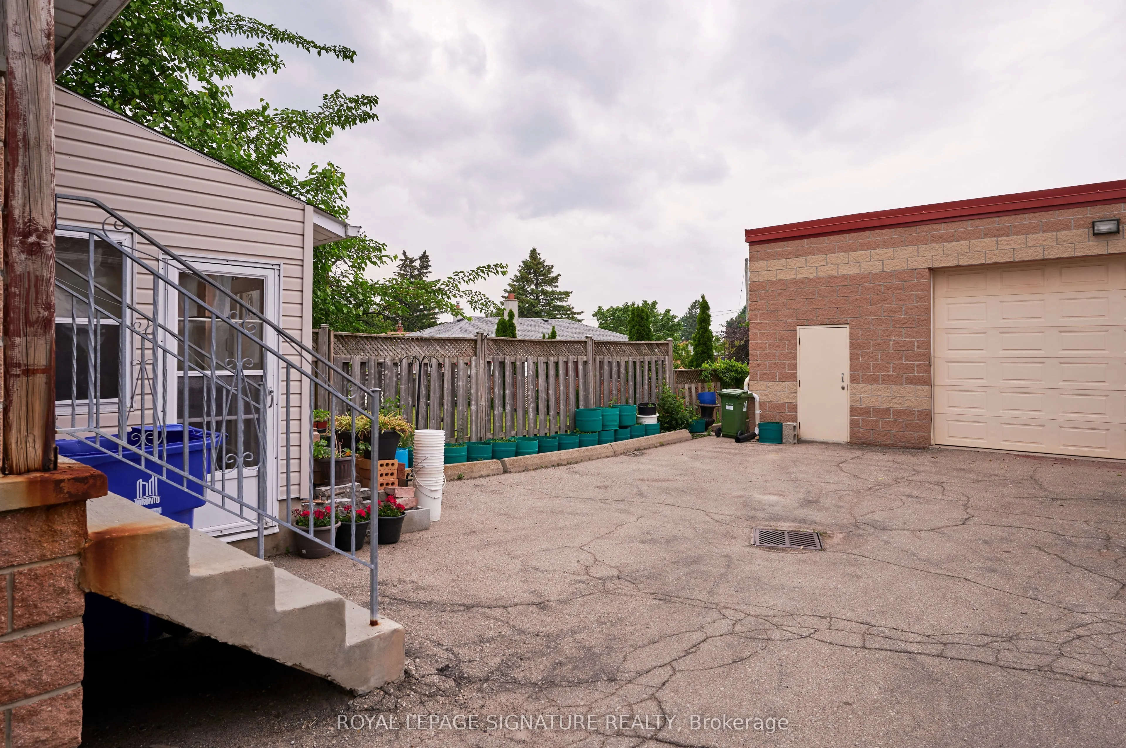 550 Danforth Road