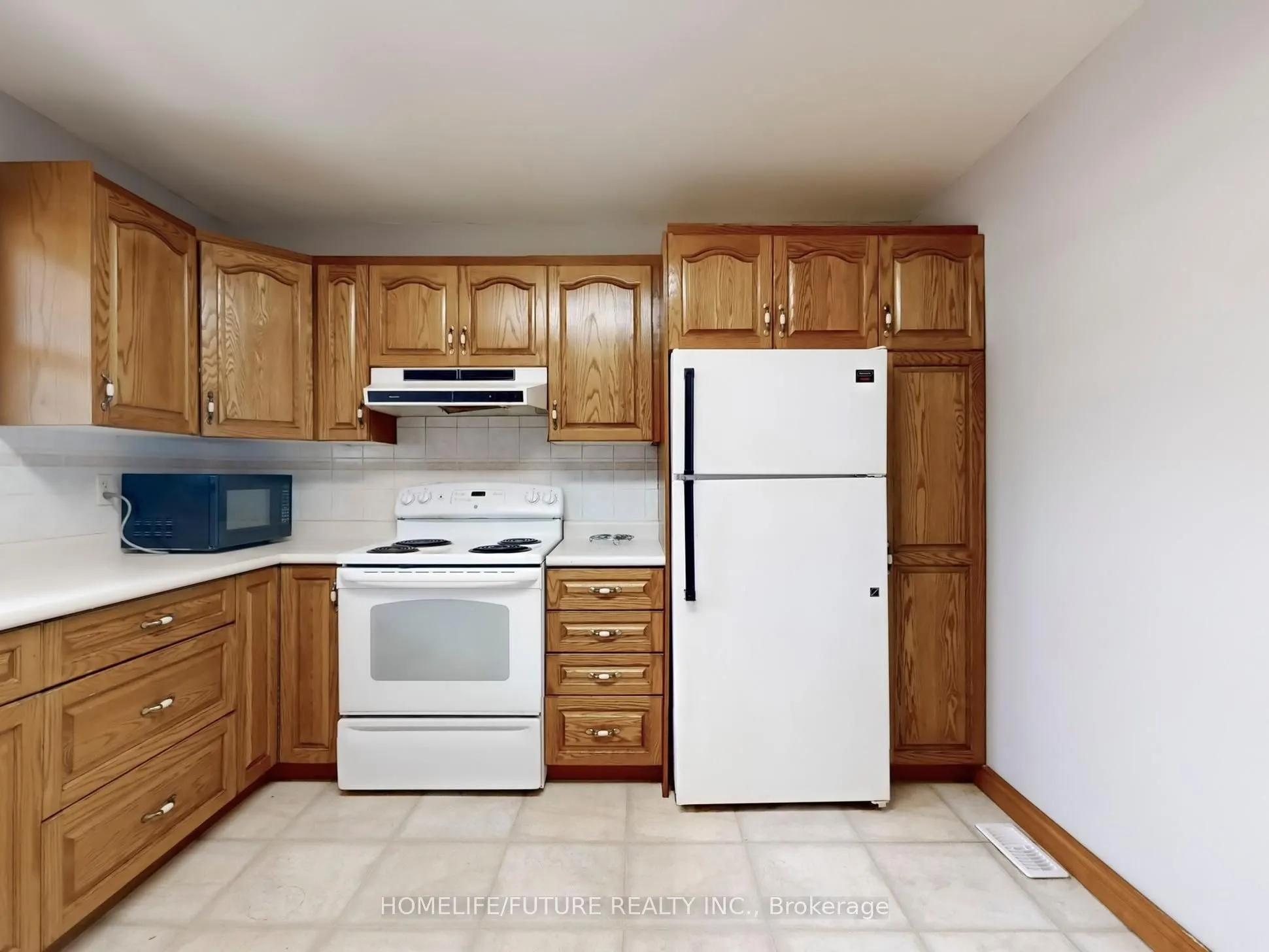 1500 Simcoe Street N