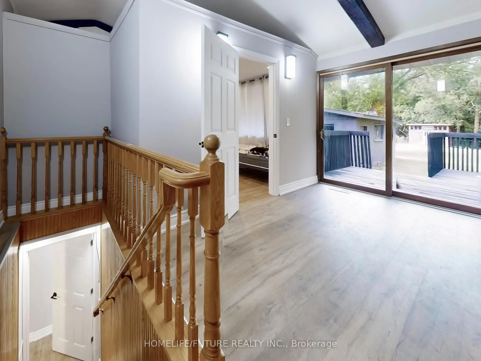 1500 Simcoe Street N