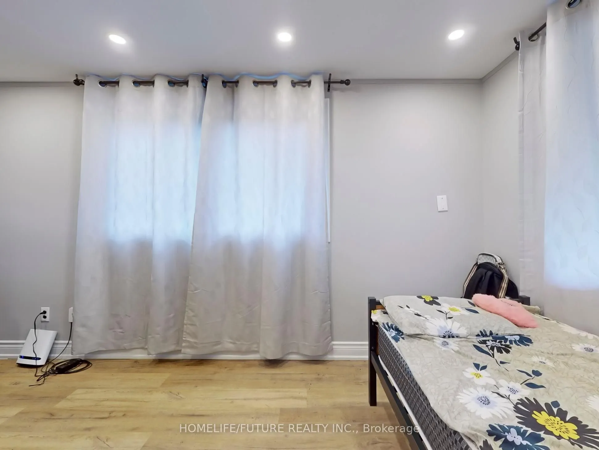 1500 Simcoe Street N