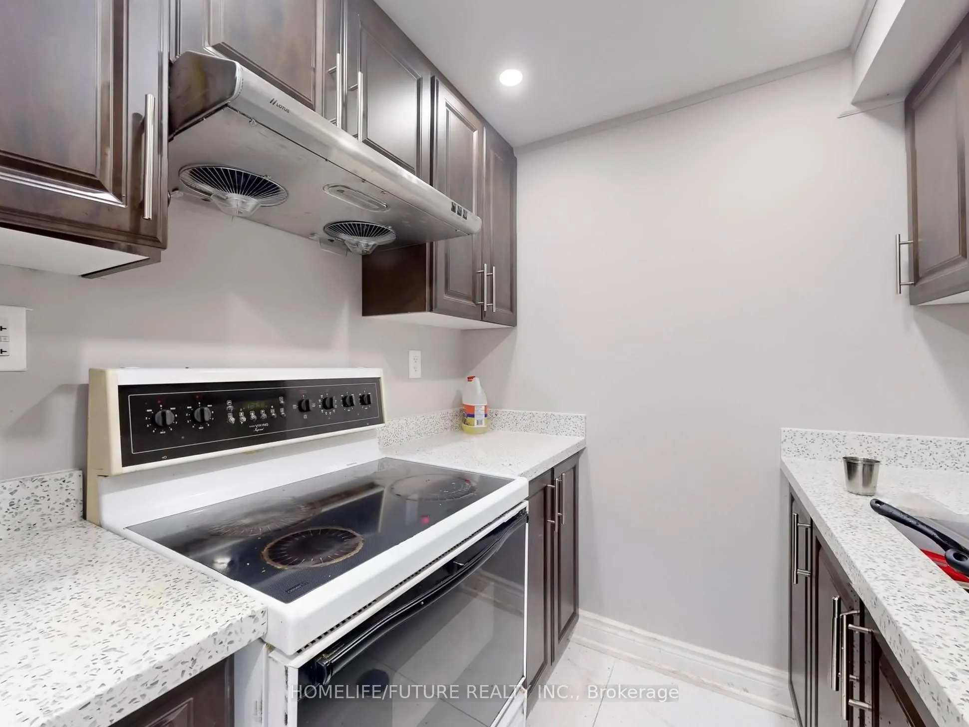 1500 Simcoe Street N