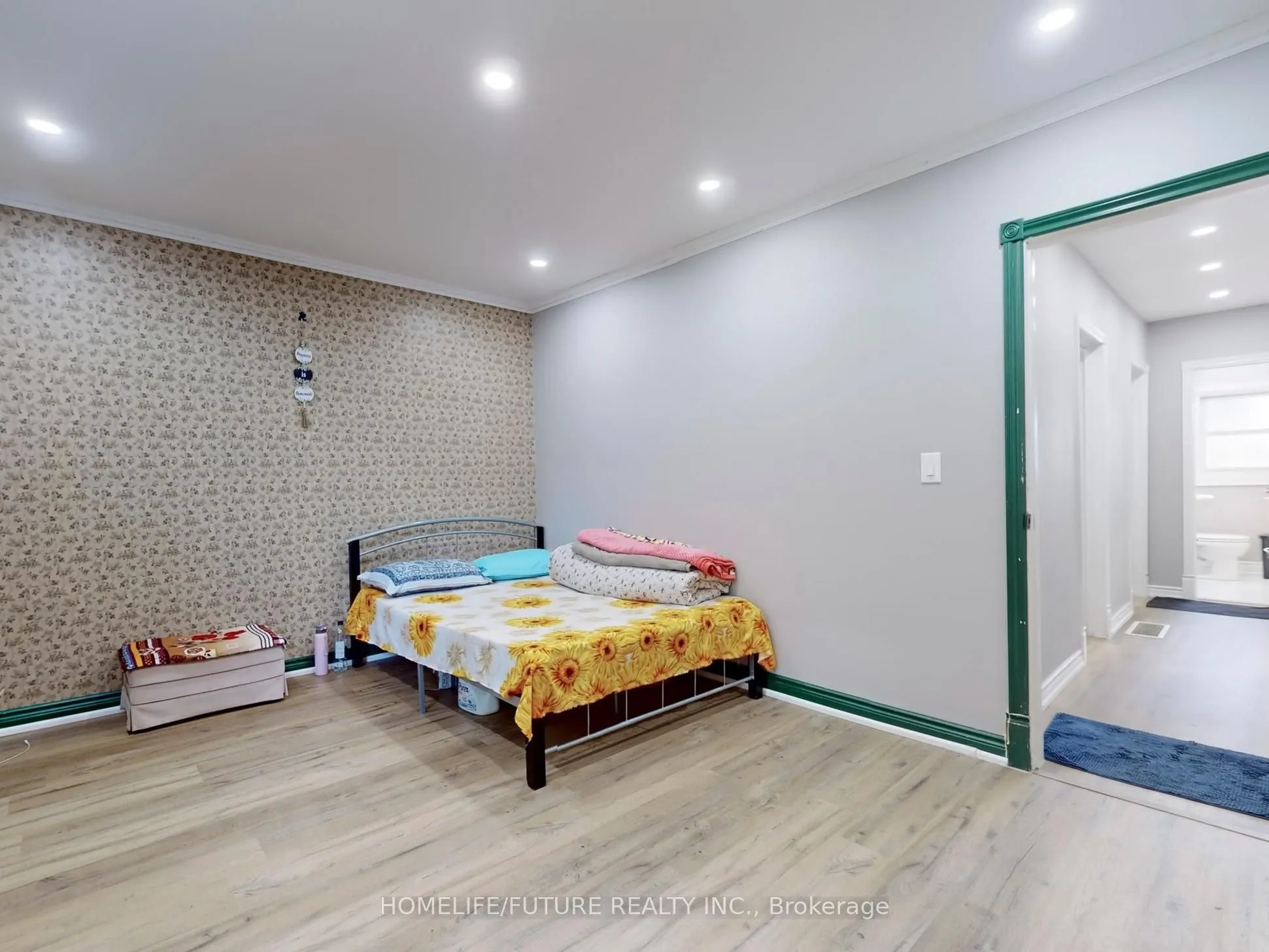 1500 Simcoe Street N