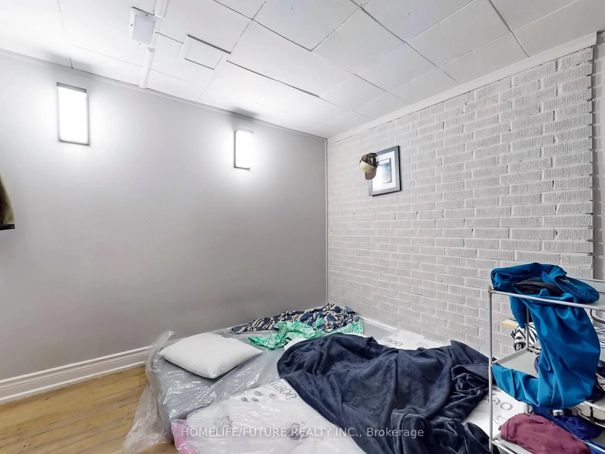 1500 Simcoe Street N