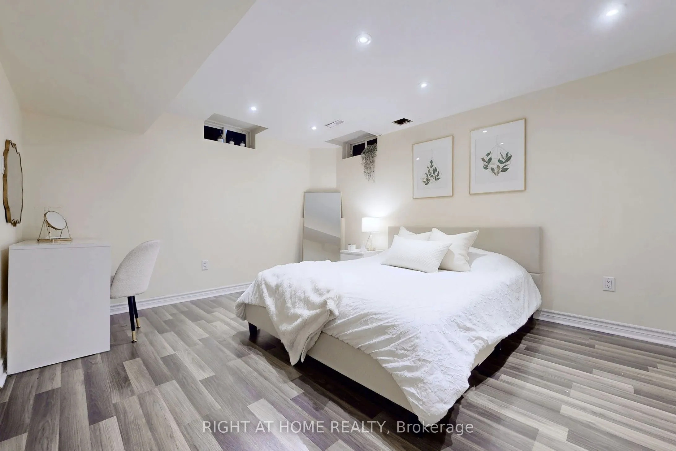 78 Middlecote Drive