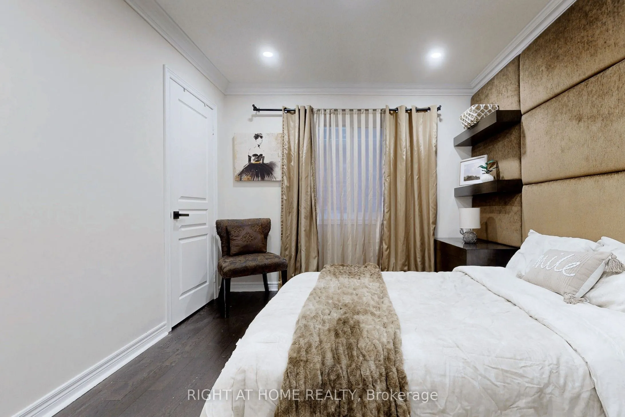 78 Middlecote Drive