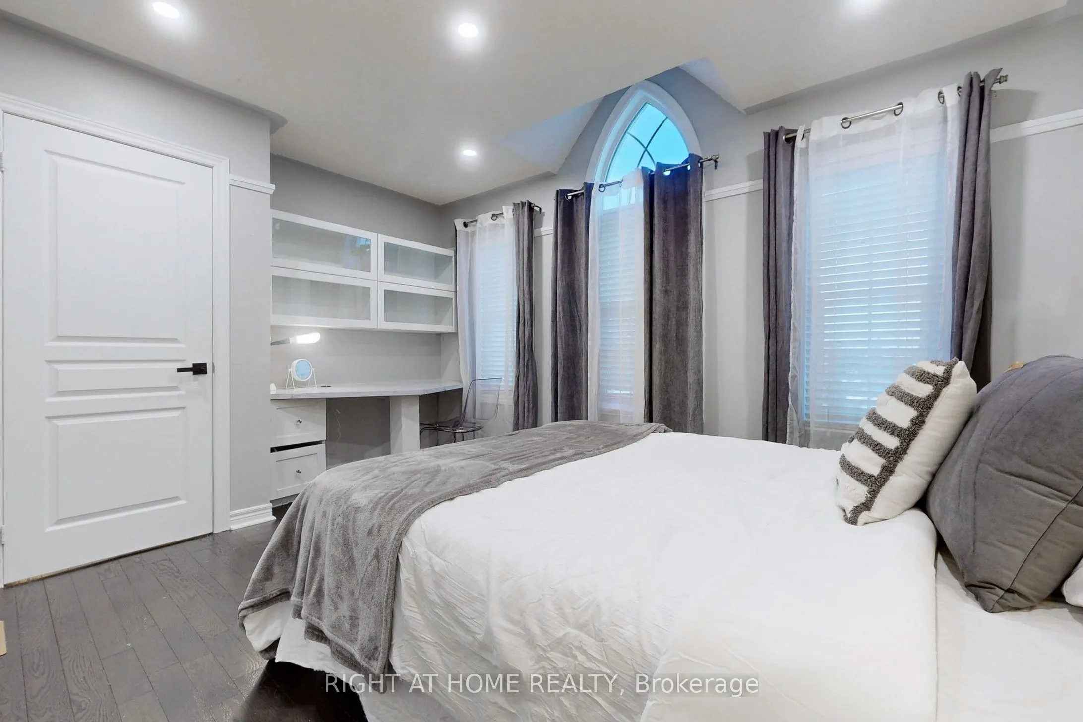 78 Middlecote Drive