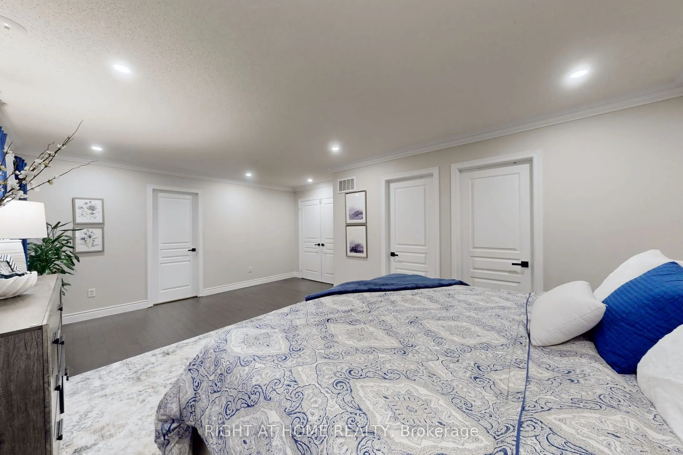 78 Middlecote Drive