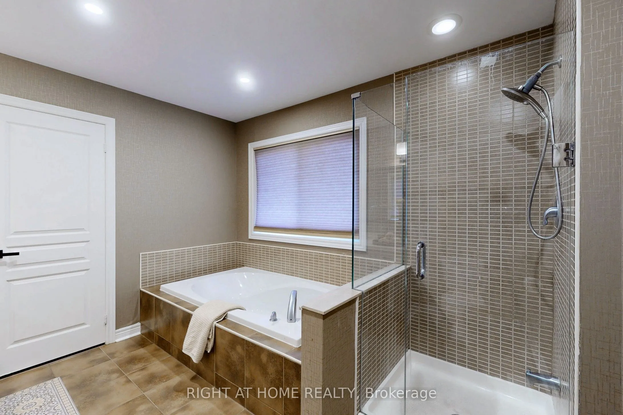 78 Middlecote Drive