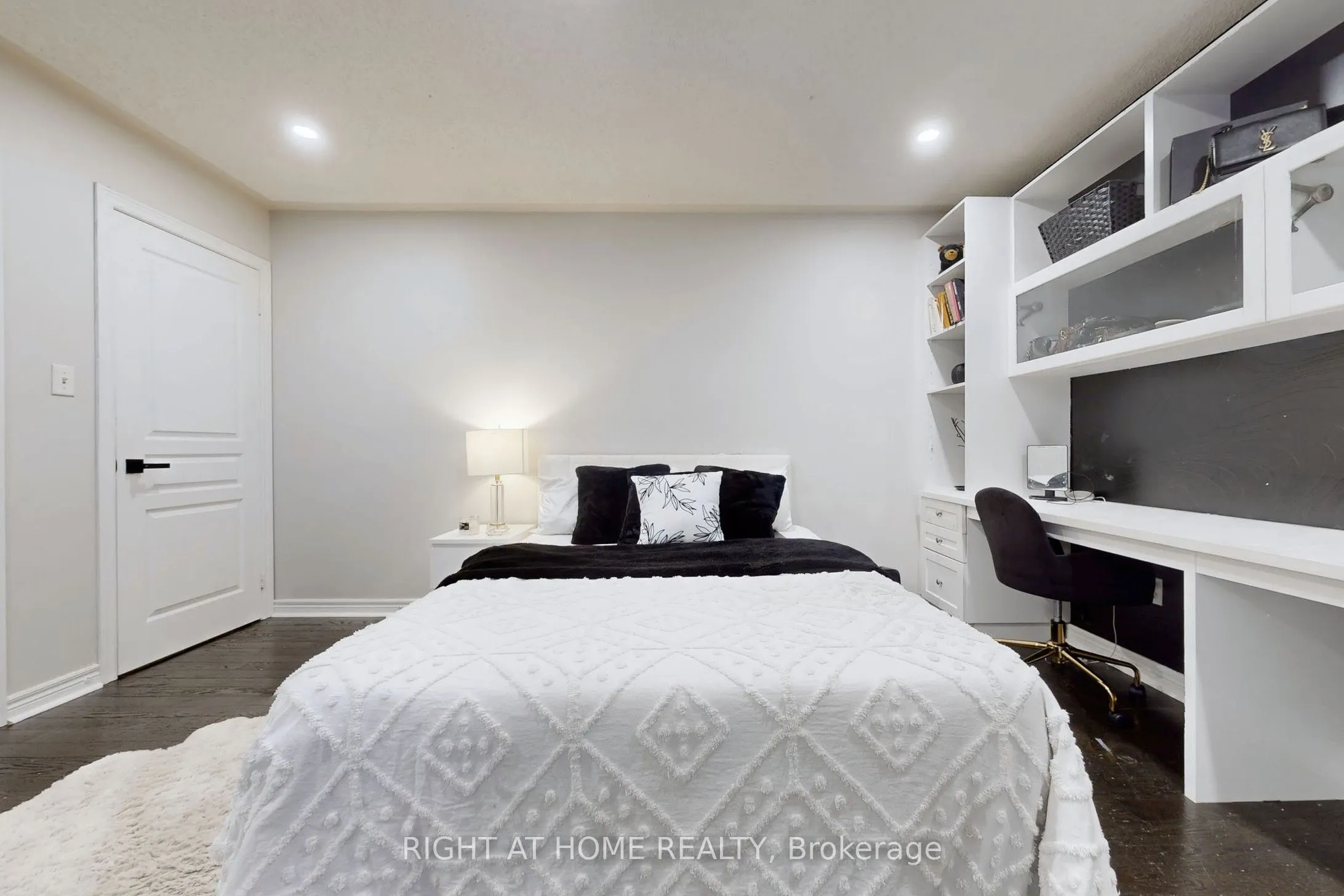 78 Middlecote Drive