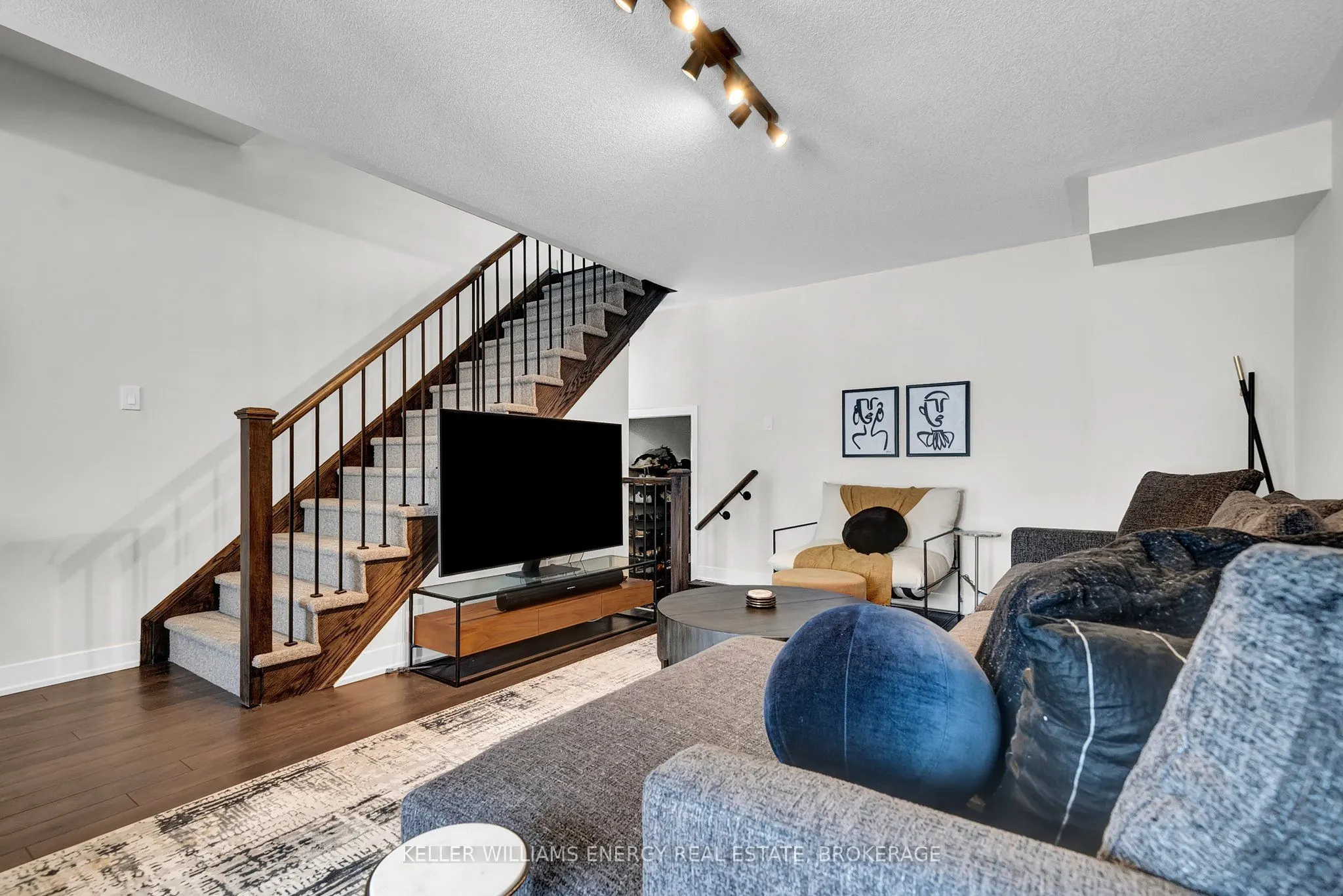 15 Shawfield Way, #83